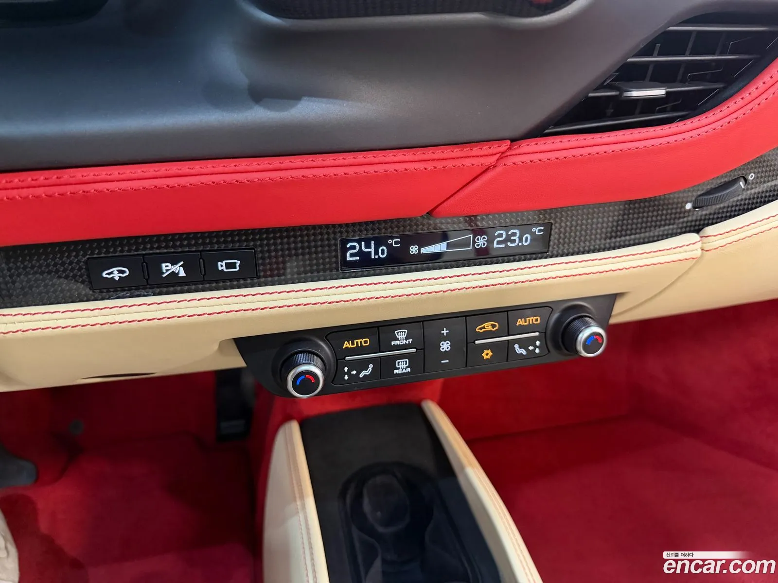 Ferrari F8 Spider 2020 — 11