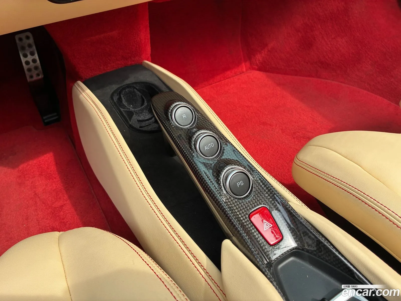 Ferrari F8 Spider 2020 — 16