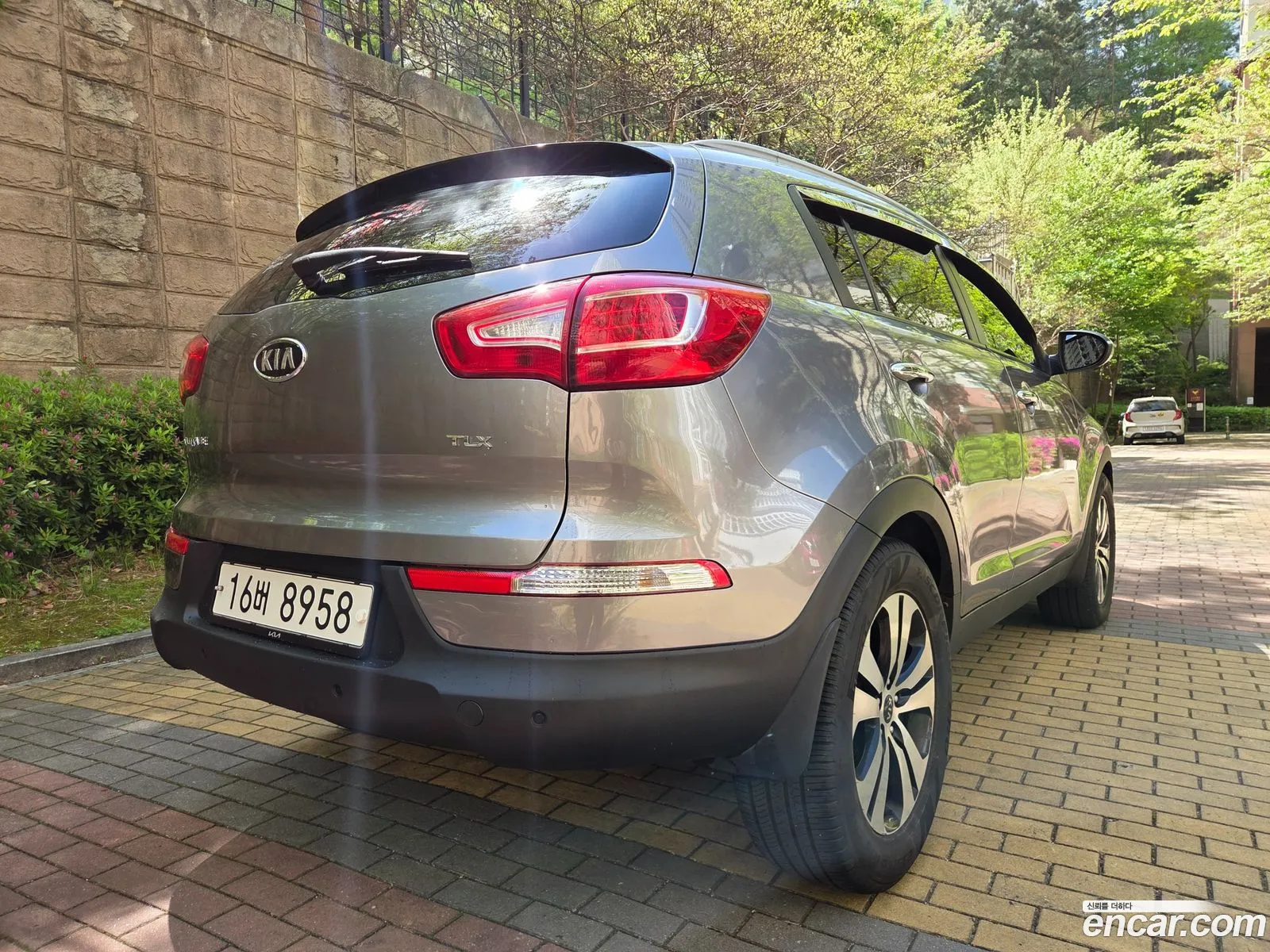 Kia Sportage R 2011 — 17