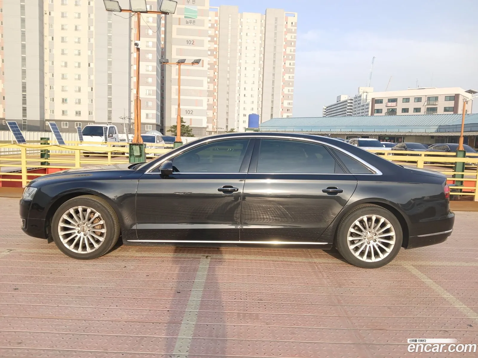 Audi A8 2014 — 18