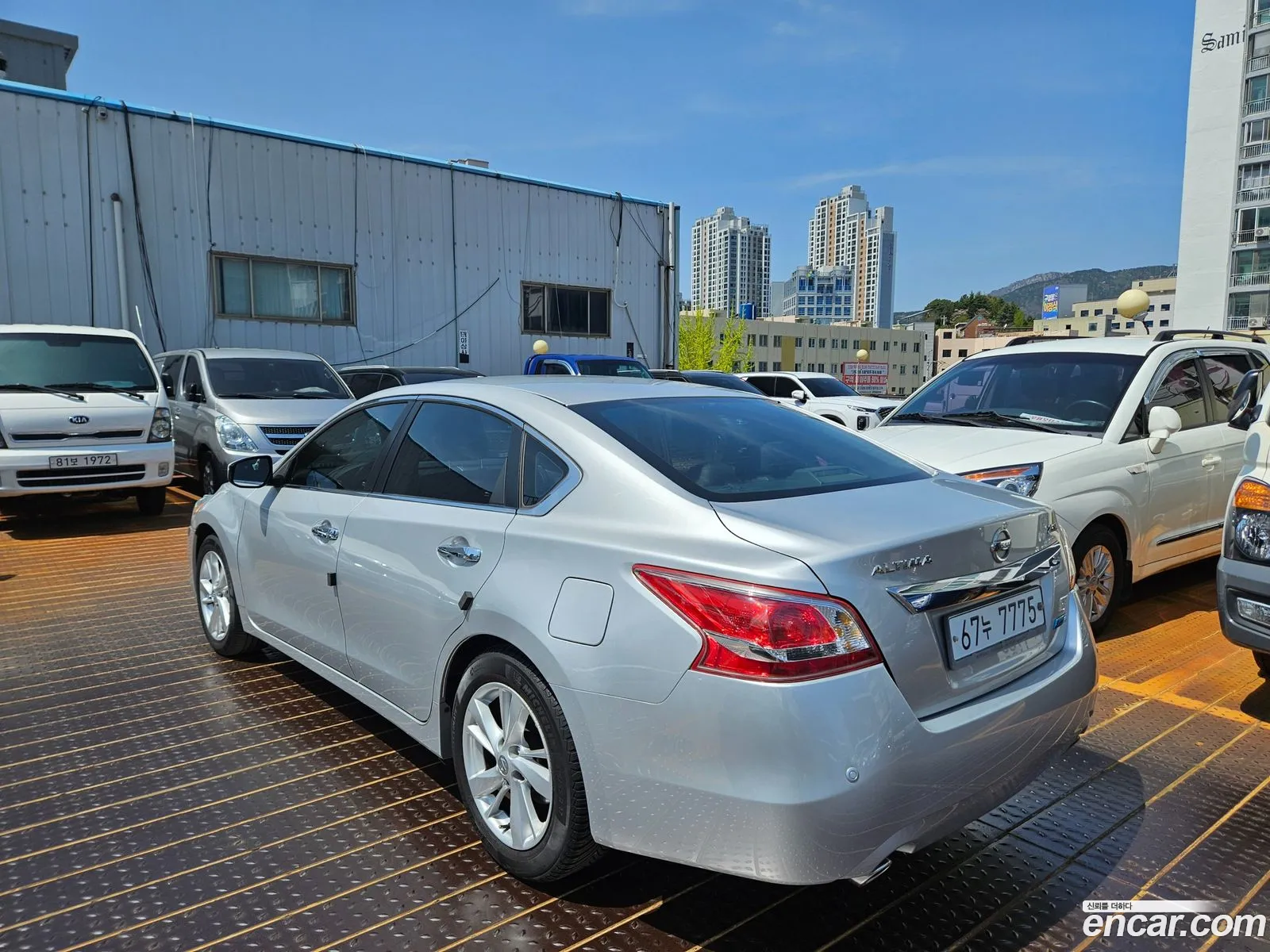 Nissan Altima 2013 — 17