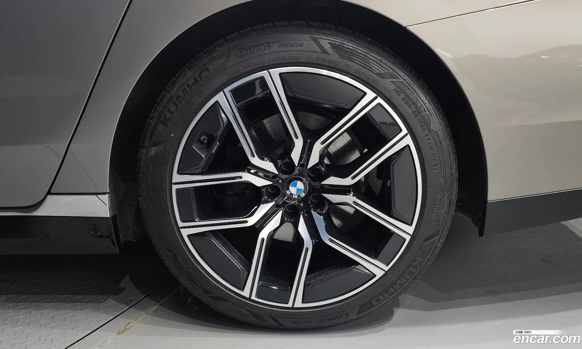 BMW 7 Series 2024 WBA31EH04RCR11890 — 29