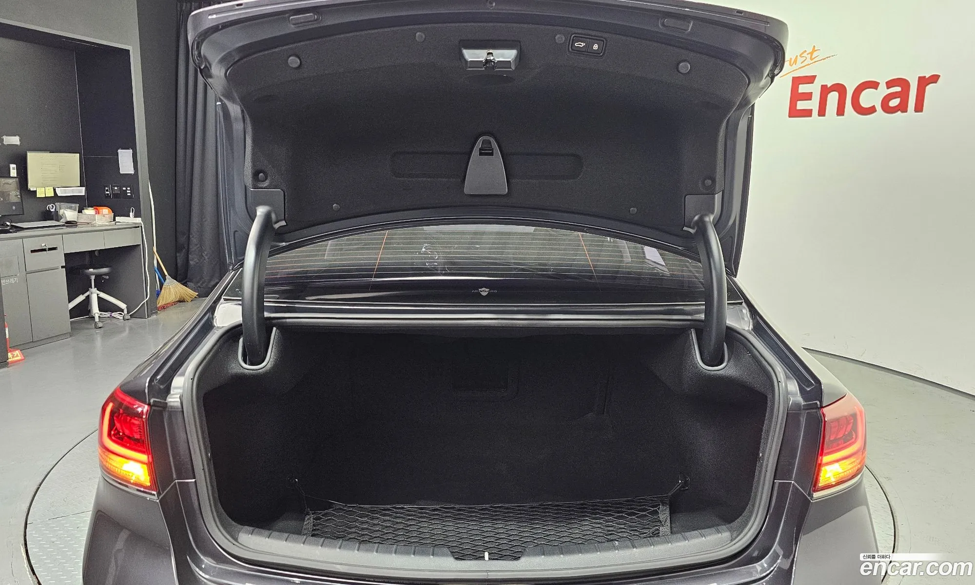 Kia K7 Premier 2019 — 27