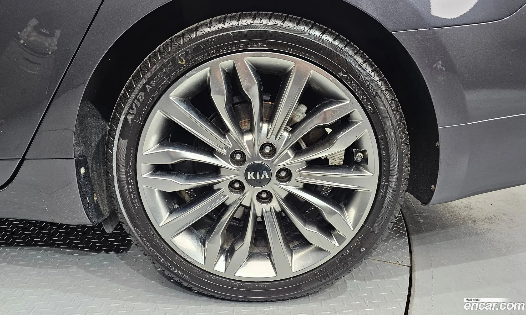 Kia K7 Premier 2019 — 24