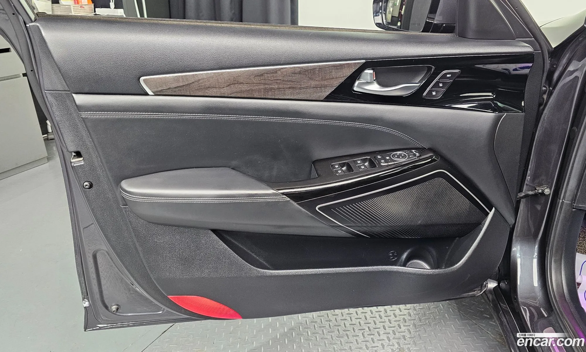 Kia K7 Premier 2019 — 16