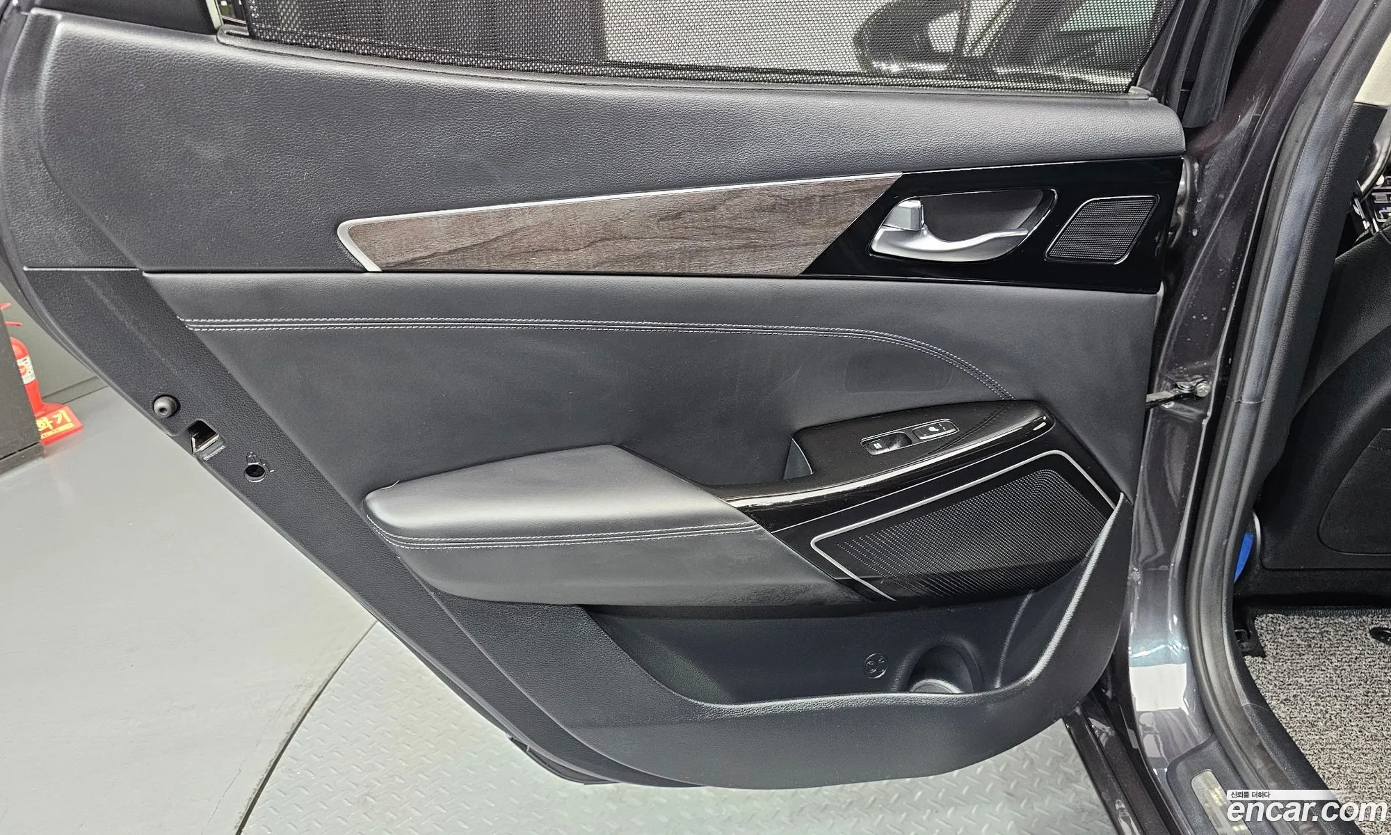 Kia K7 Premier 2019 — 25