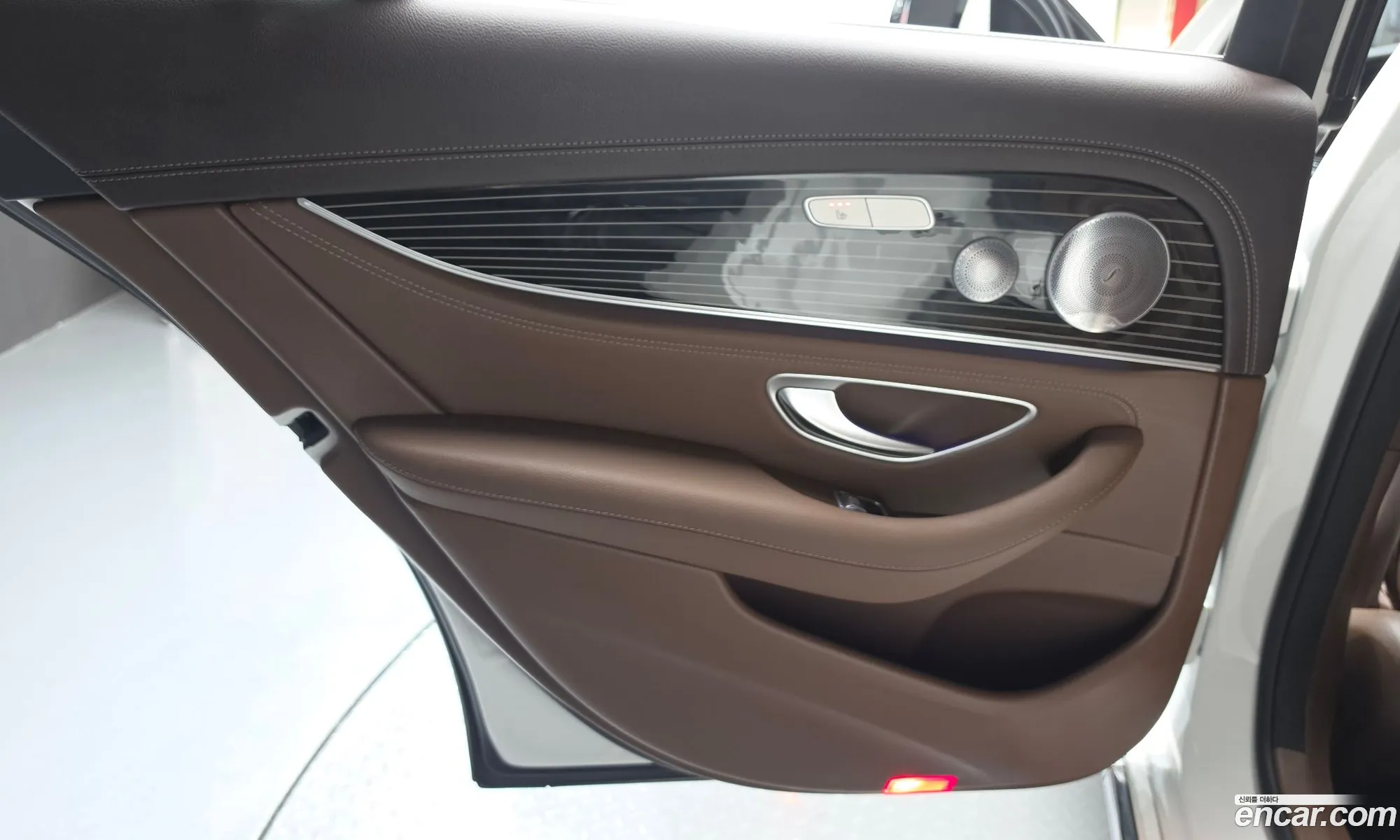 Mercedes-Benz E-Class W213 2020 — 31