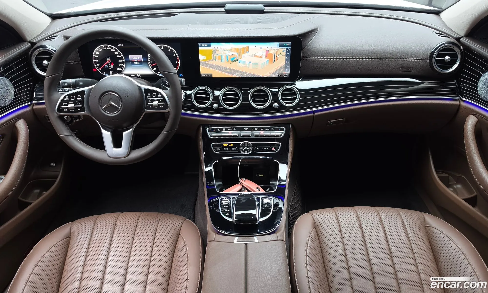 Mercedes-Benz E-Class W213 2020 — 33