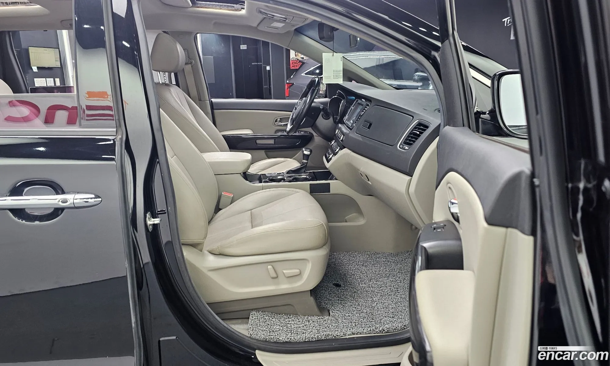 Kia Carnival 2019 — 18