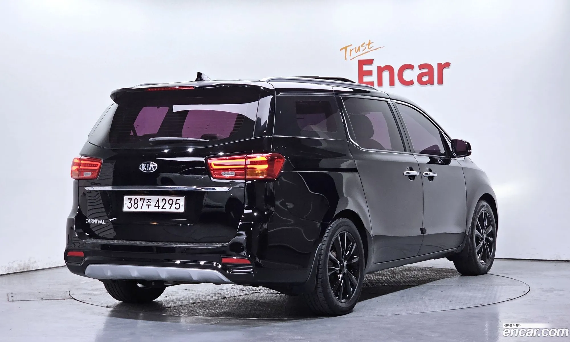 Kia Carnival 2019 — 16