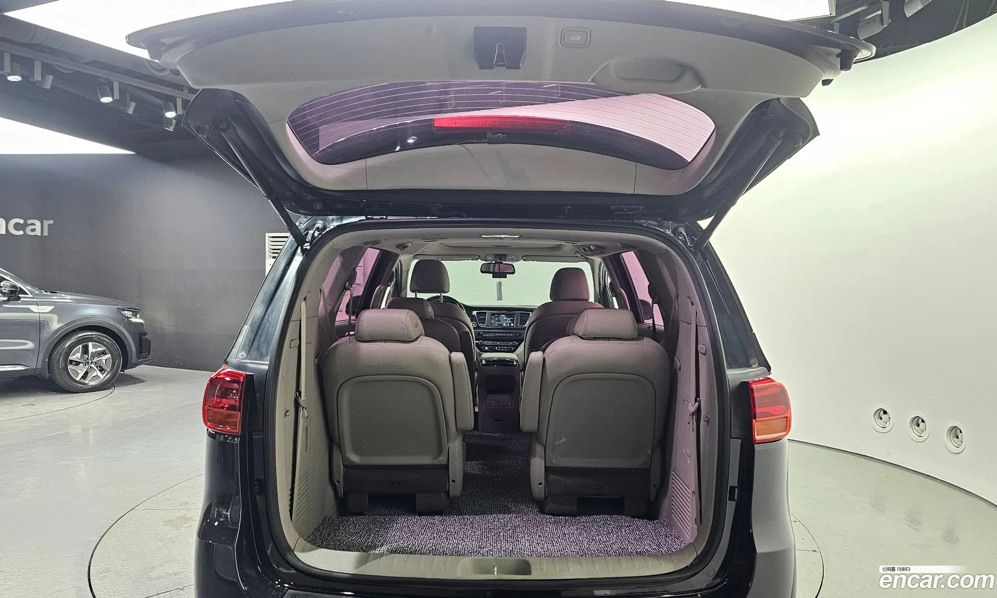 Kia Carnival 2019 — 14