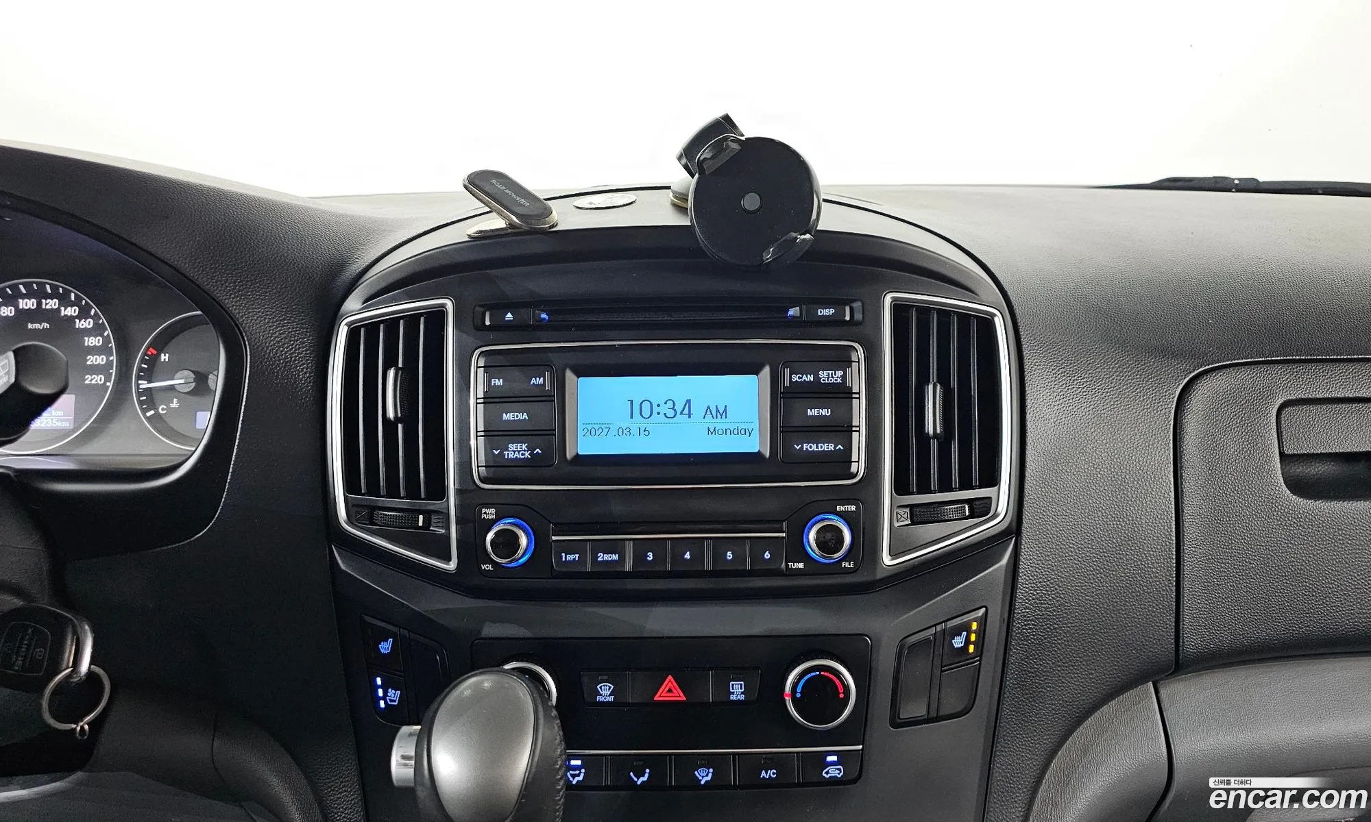 Hyundai Grand Starex 2020 — 27