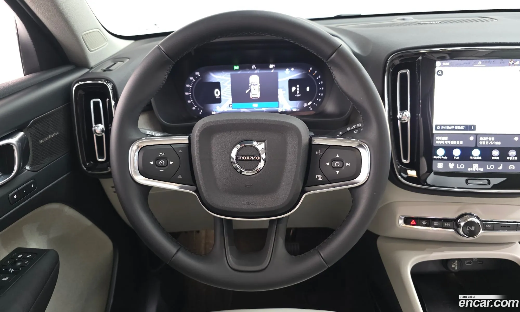 Volvo XC40 2026 YV1XZK923T2731013 — 4