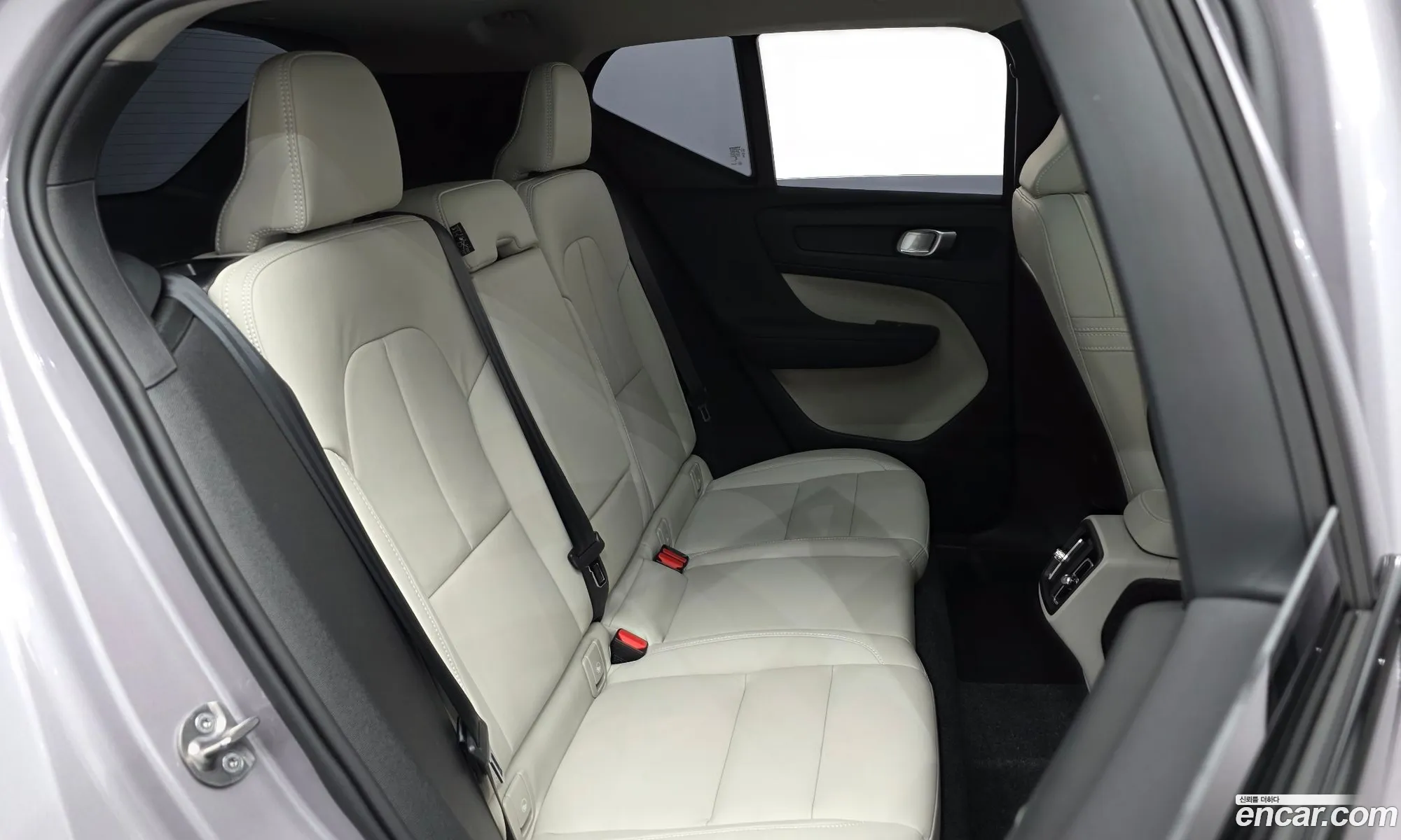 Volvo XC40 2026 YV1XZK923T2731013 — 7