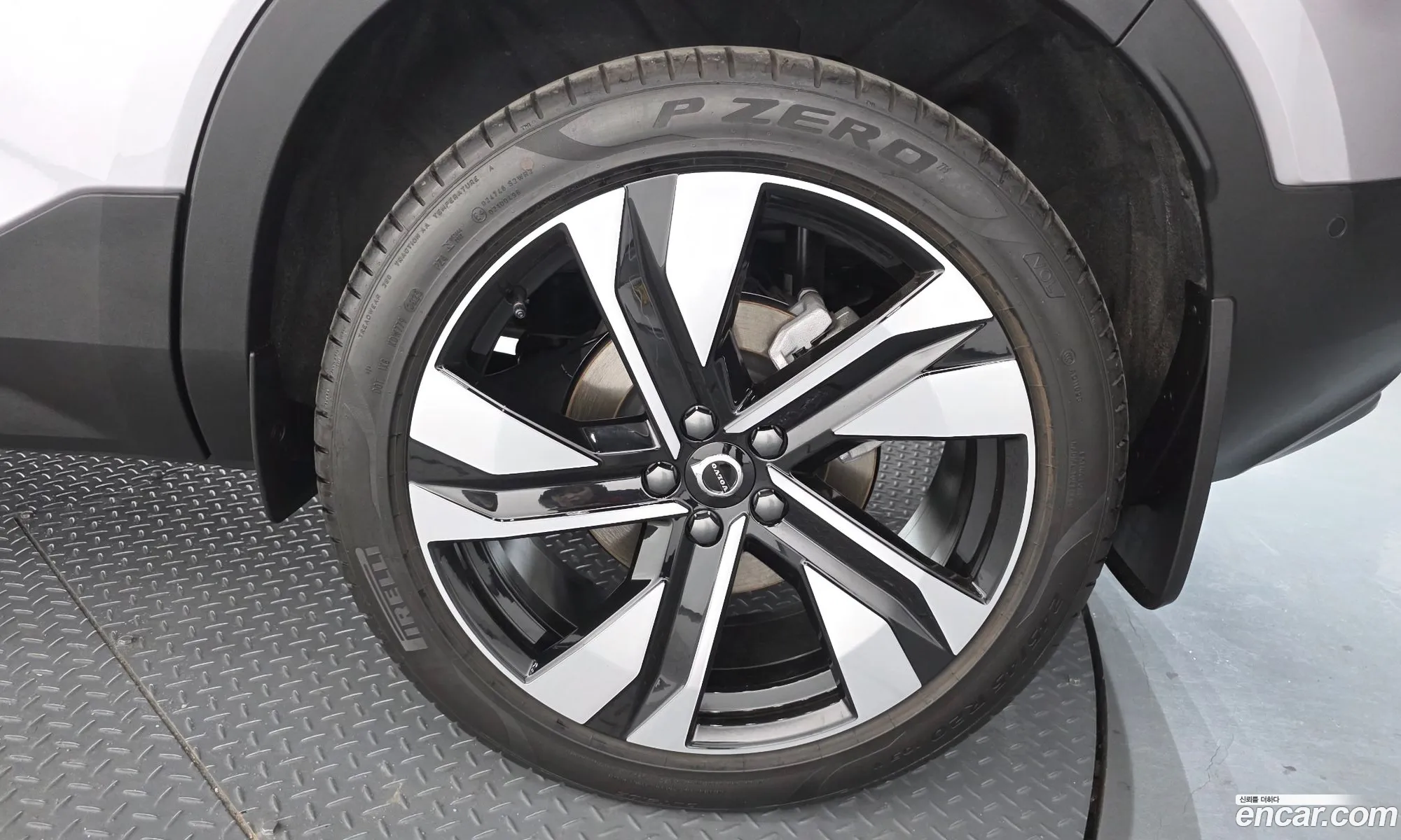Volvo XC40 2026 YV1XZK923T2731013 — 10