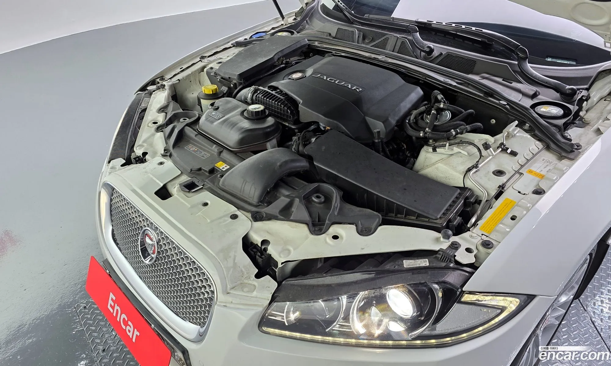 Jaguar XF 2014 — 12