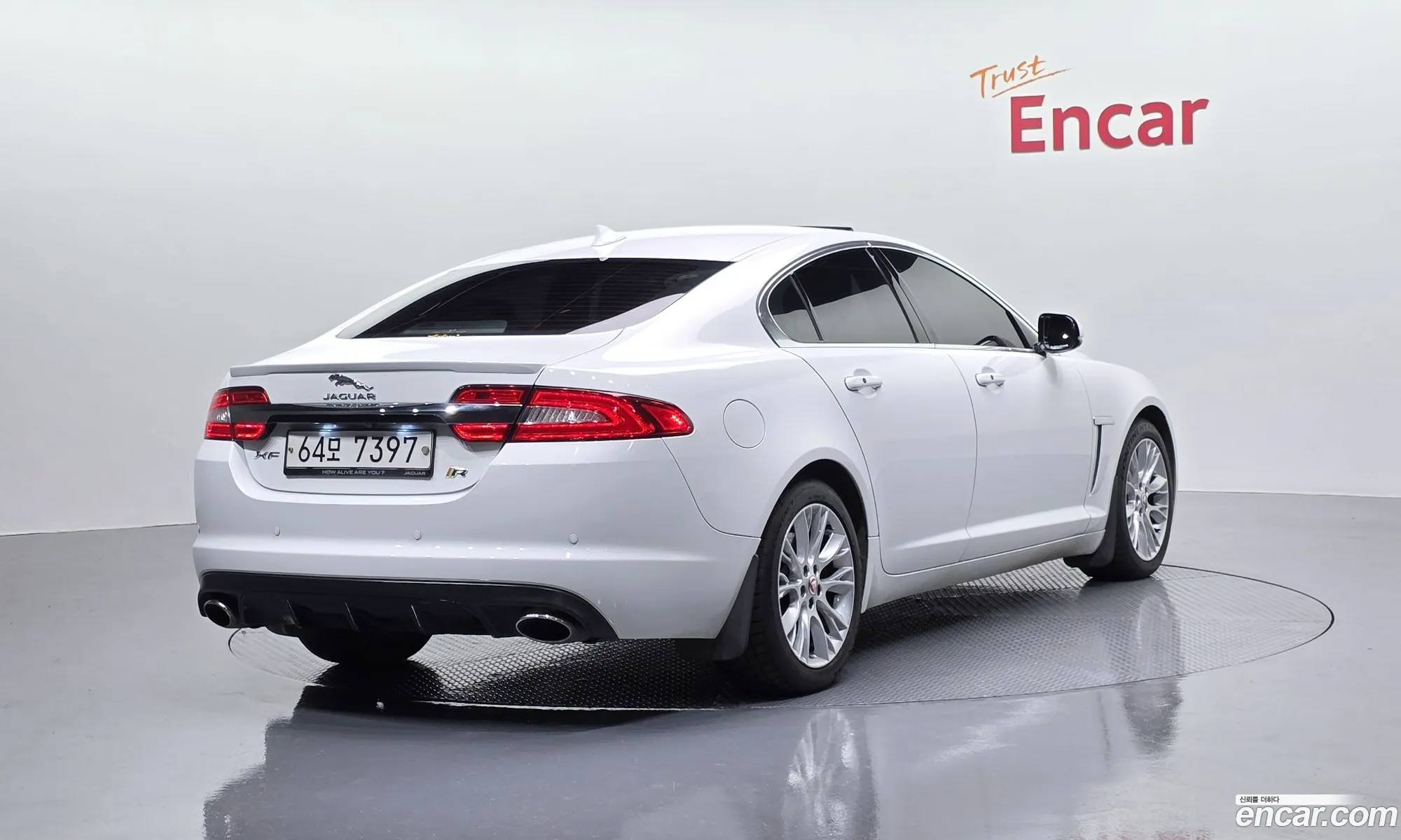Jaguar XF 2014 — 10