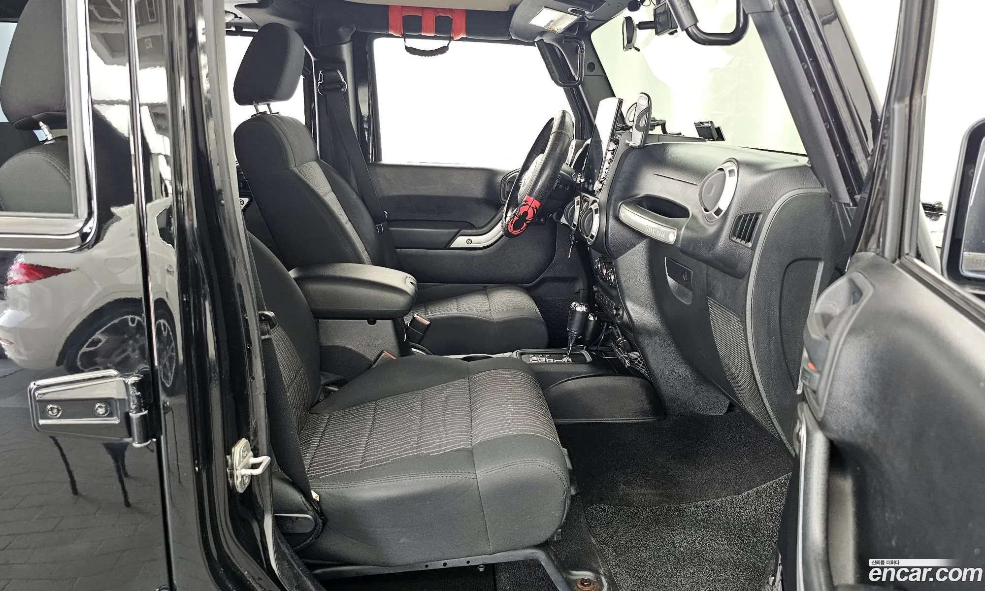 Jeep Wrangler 2011 1J4BA6H50BL628452 — 7