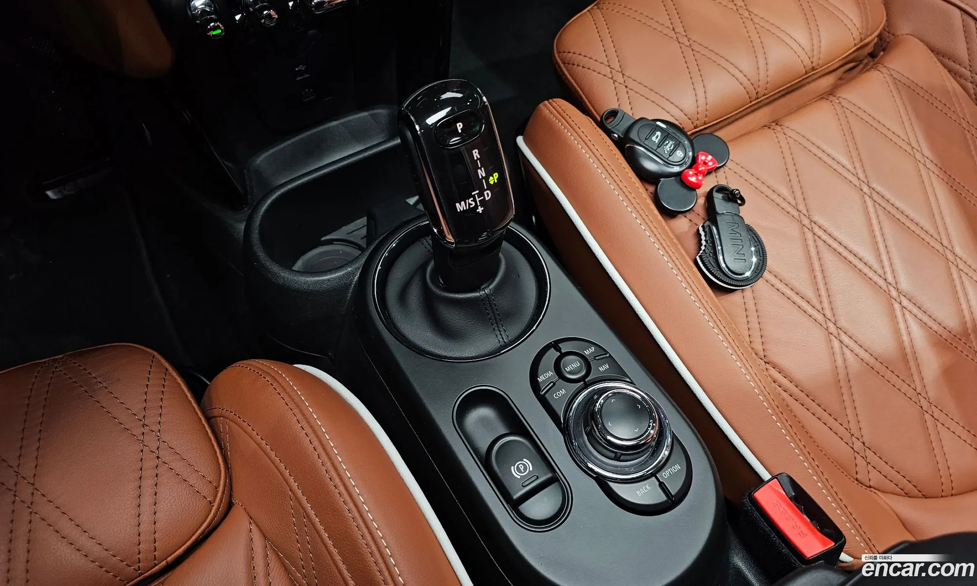 Mini Cooper S 2024 — 8