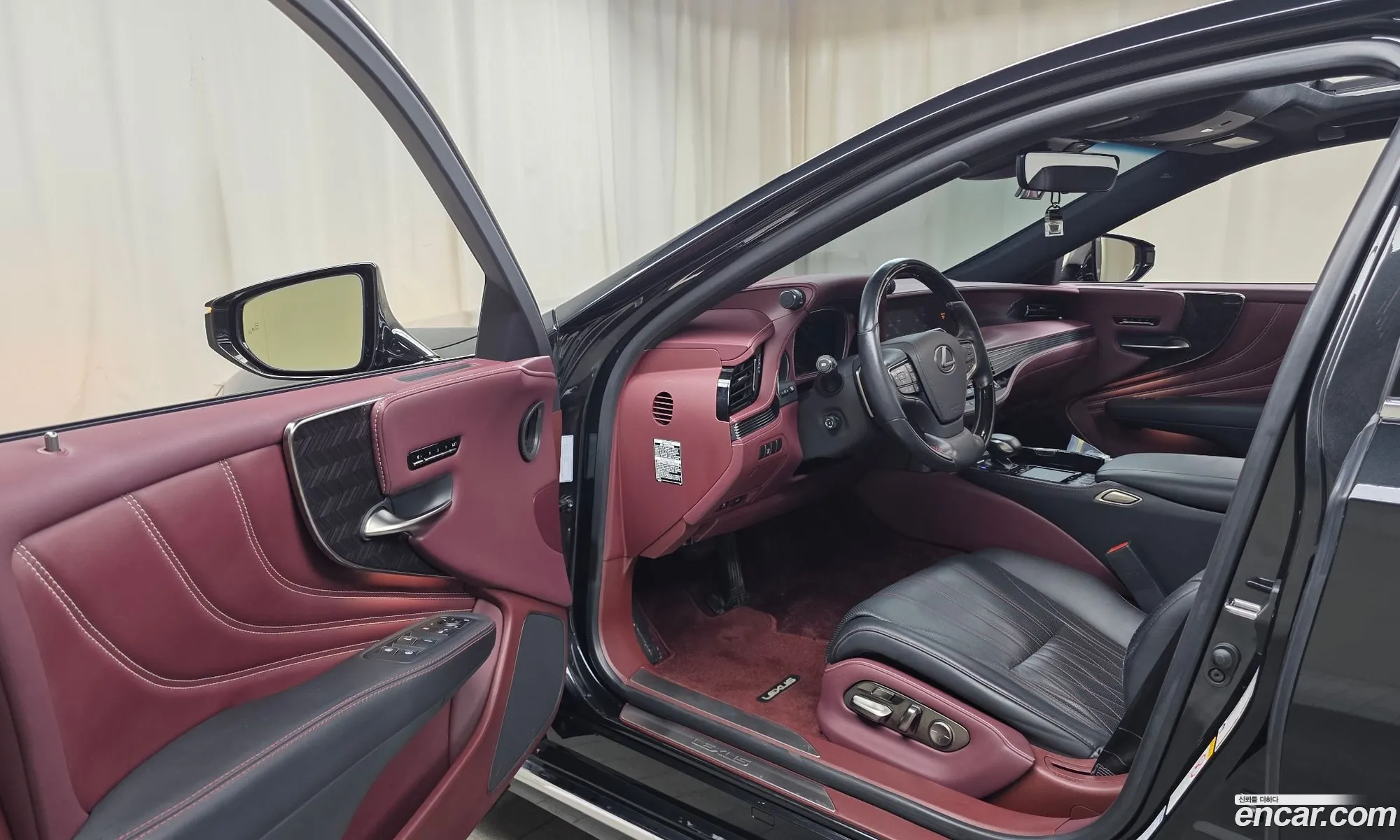 Lexus LS500h 2018 JTHCYLFF6J5000588 — 7