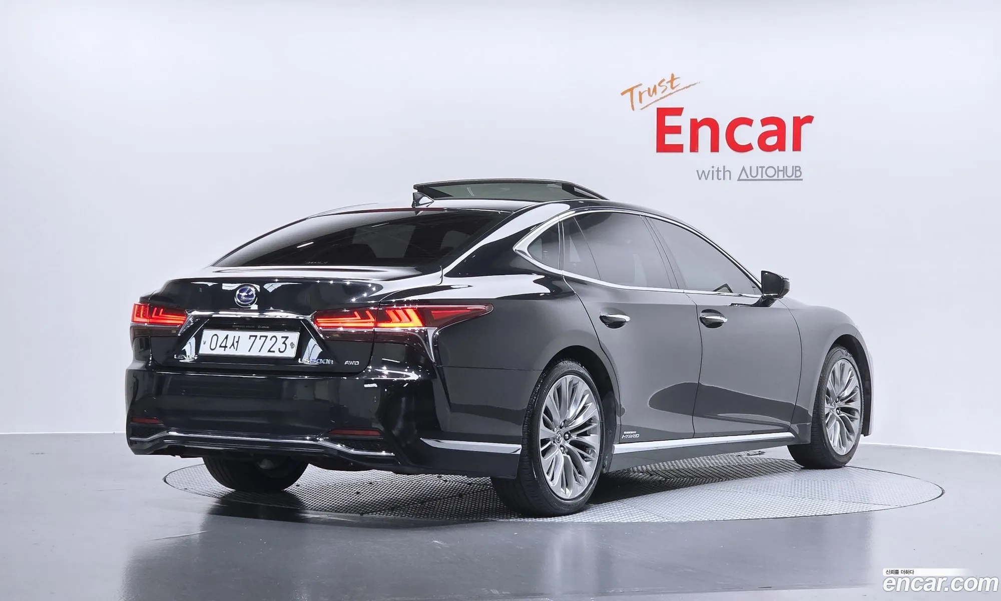 Lexus LS500h 2018 JTHCYLFF6J5000588 — 9
