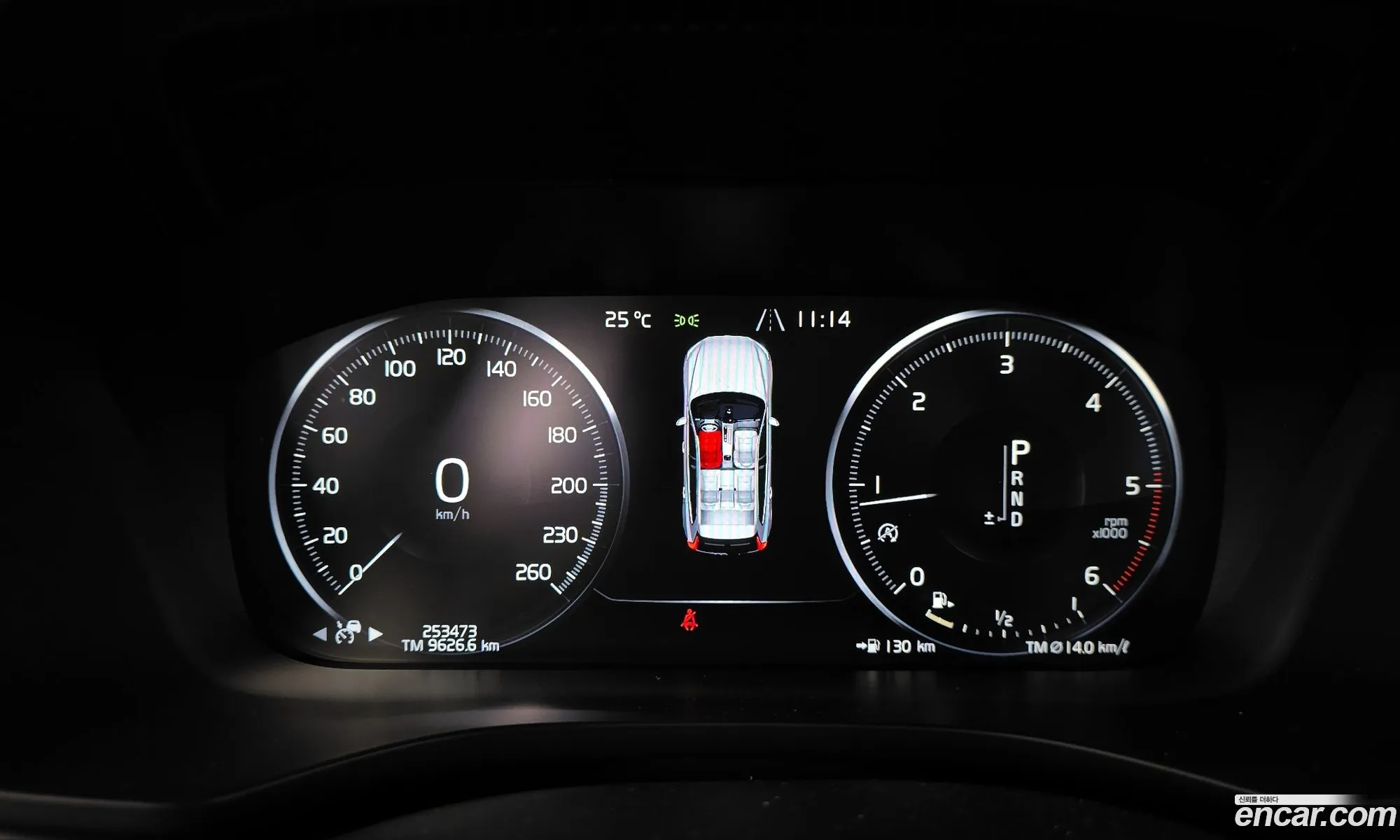 Volvo XC60 2018 YV1UZ68TCK1222647 — 17