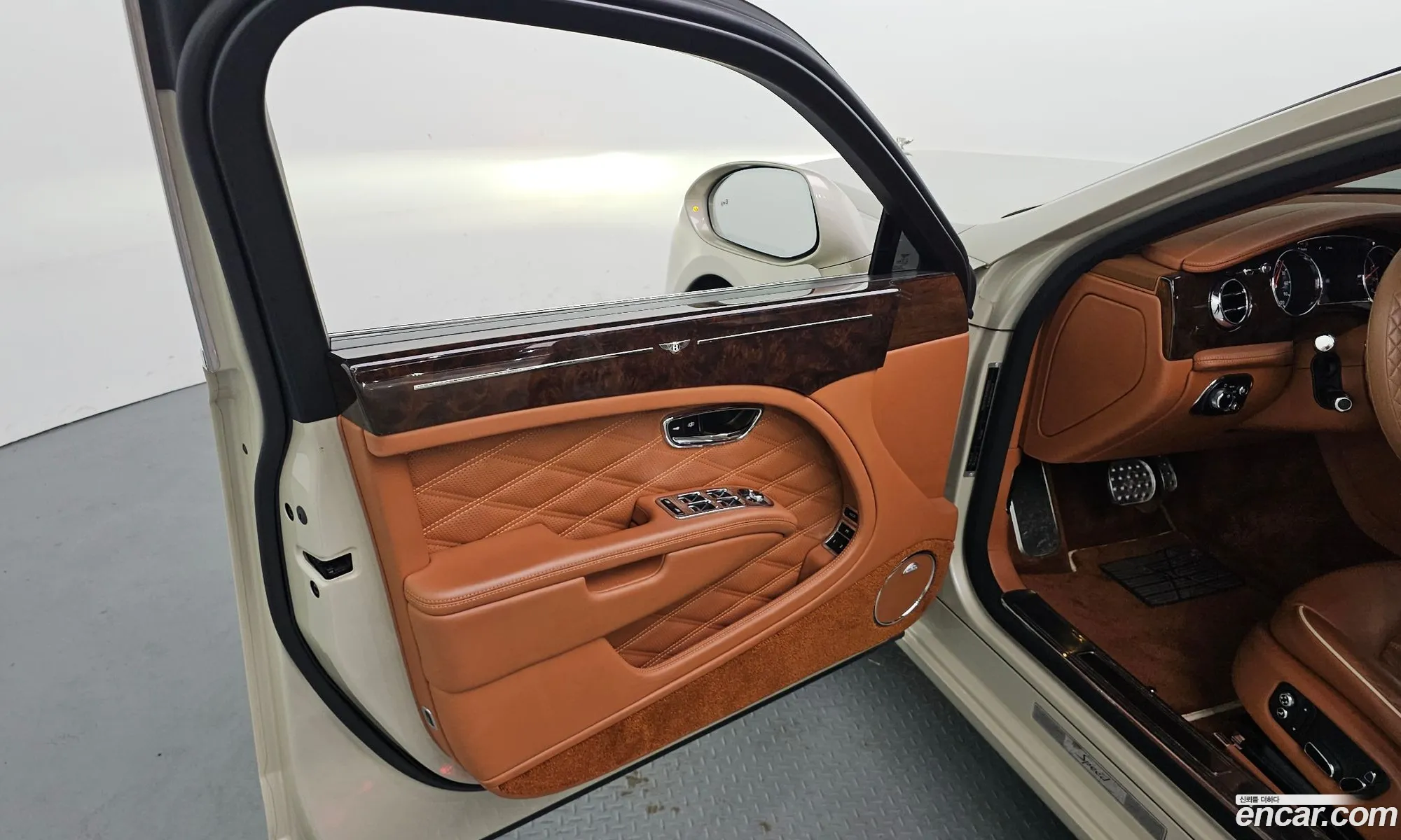 Bentley Mulsanne 2018 — 24