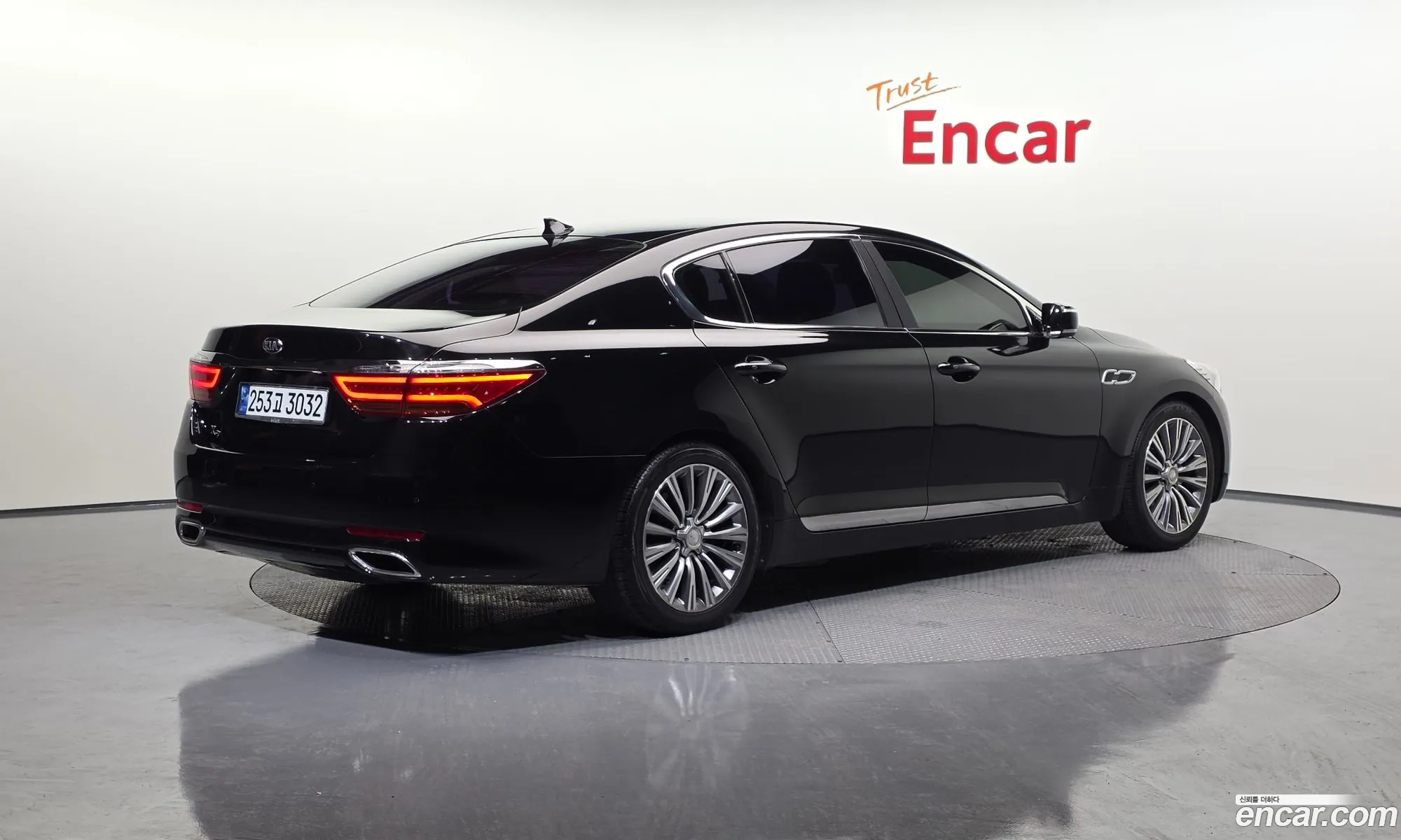 Kia K9 2015 — 14