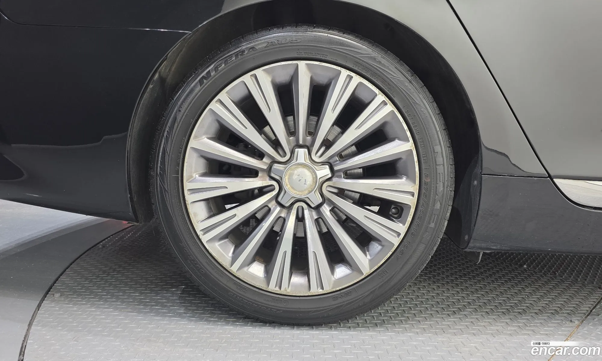 Kia K9 2015 — 9
