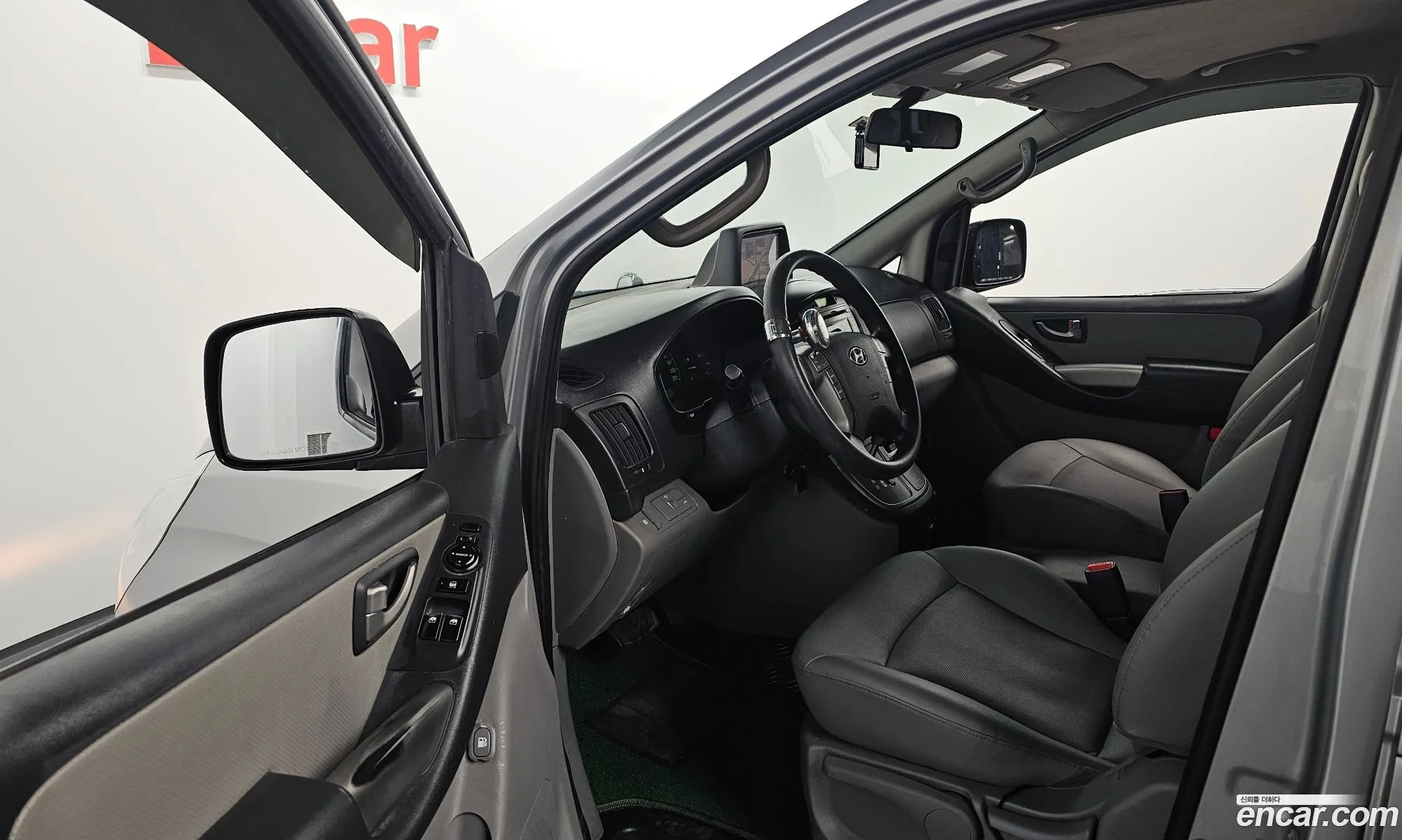 Hyundai Grand Starex 2012 — 13