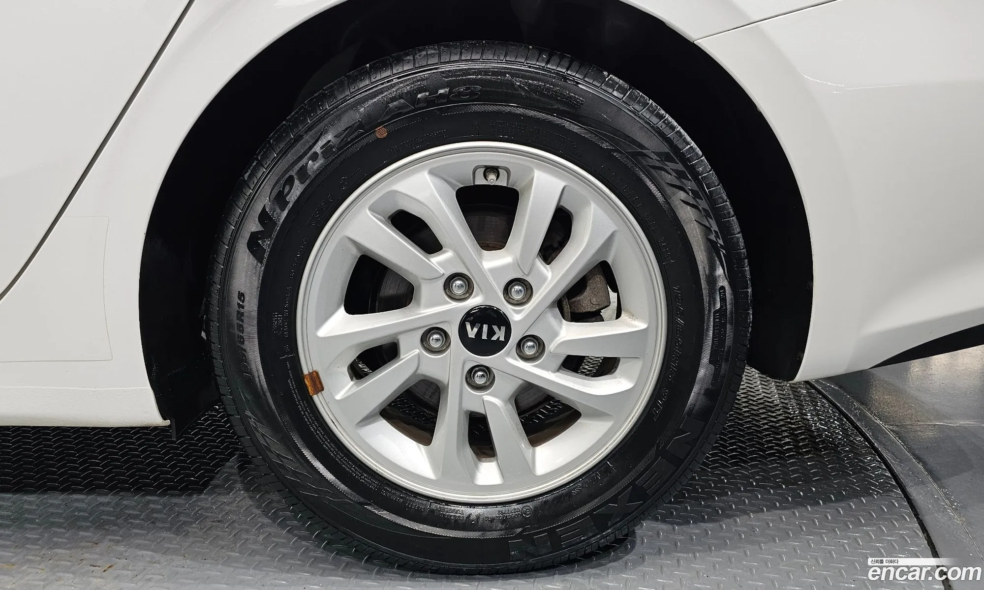 Kia K3 2019 — 6