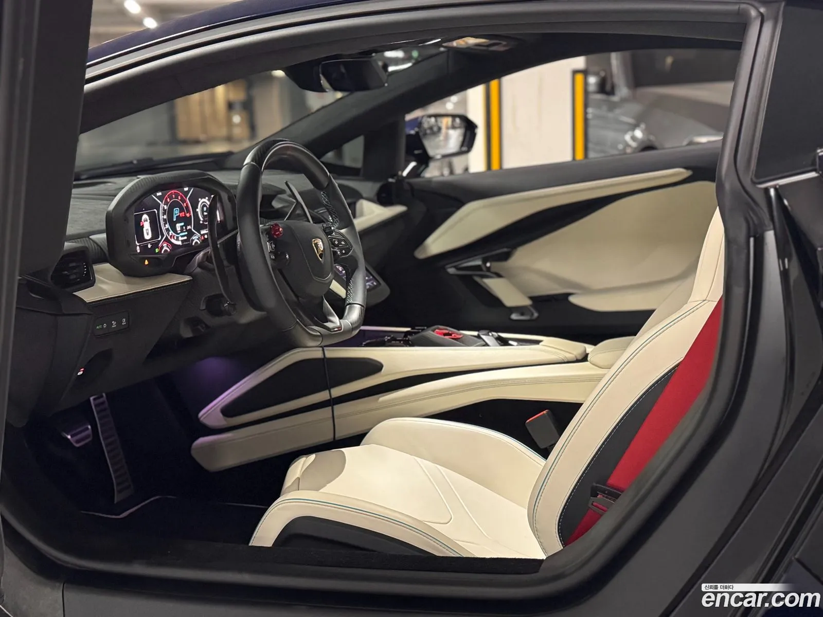 Lamborghini Revuelto