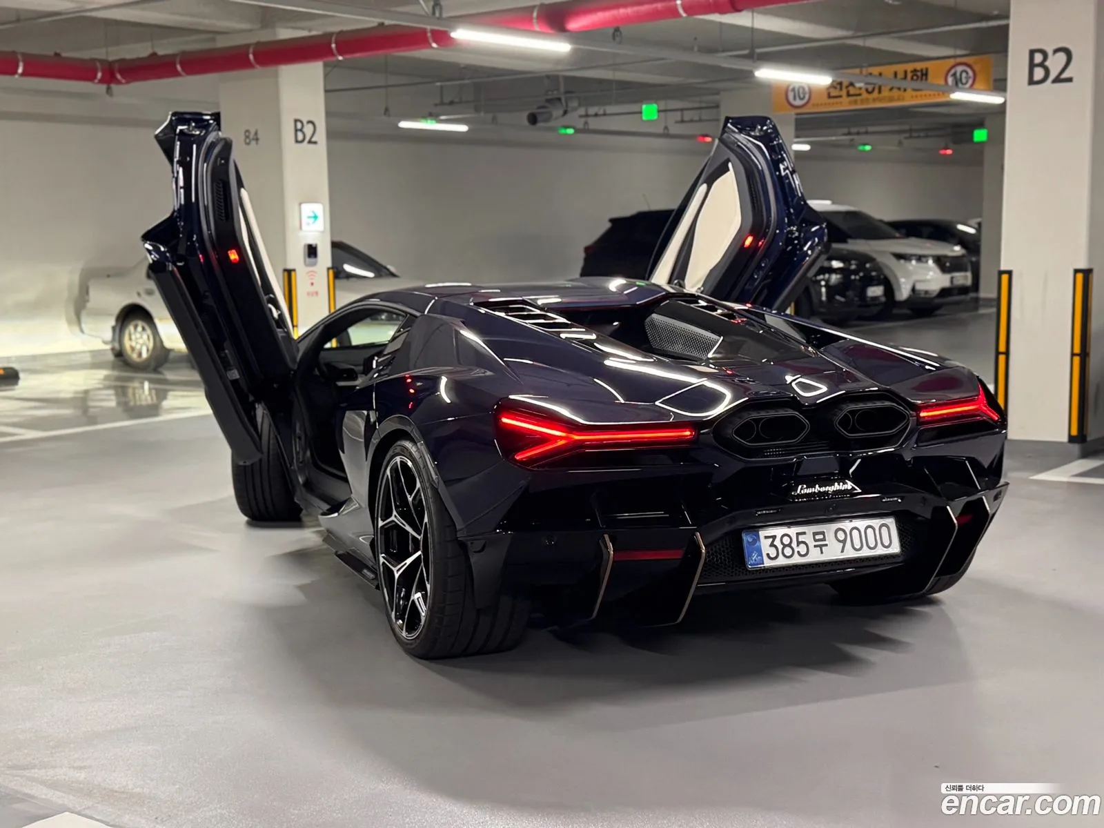 Lamborghini Revuelto 2025 — 11