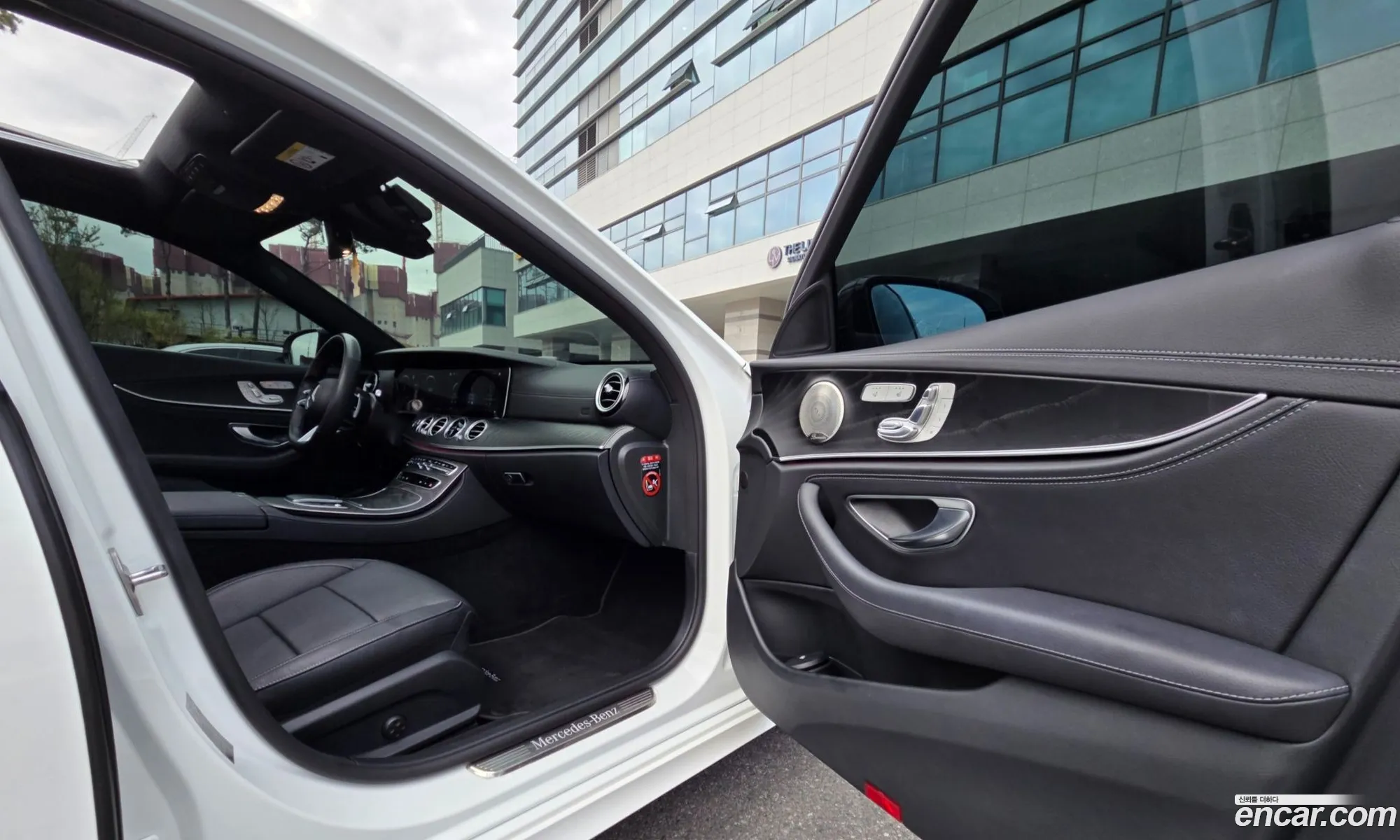 Mercedes-Benz E-Class W213 2022 — 19