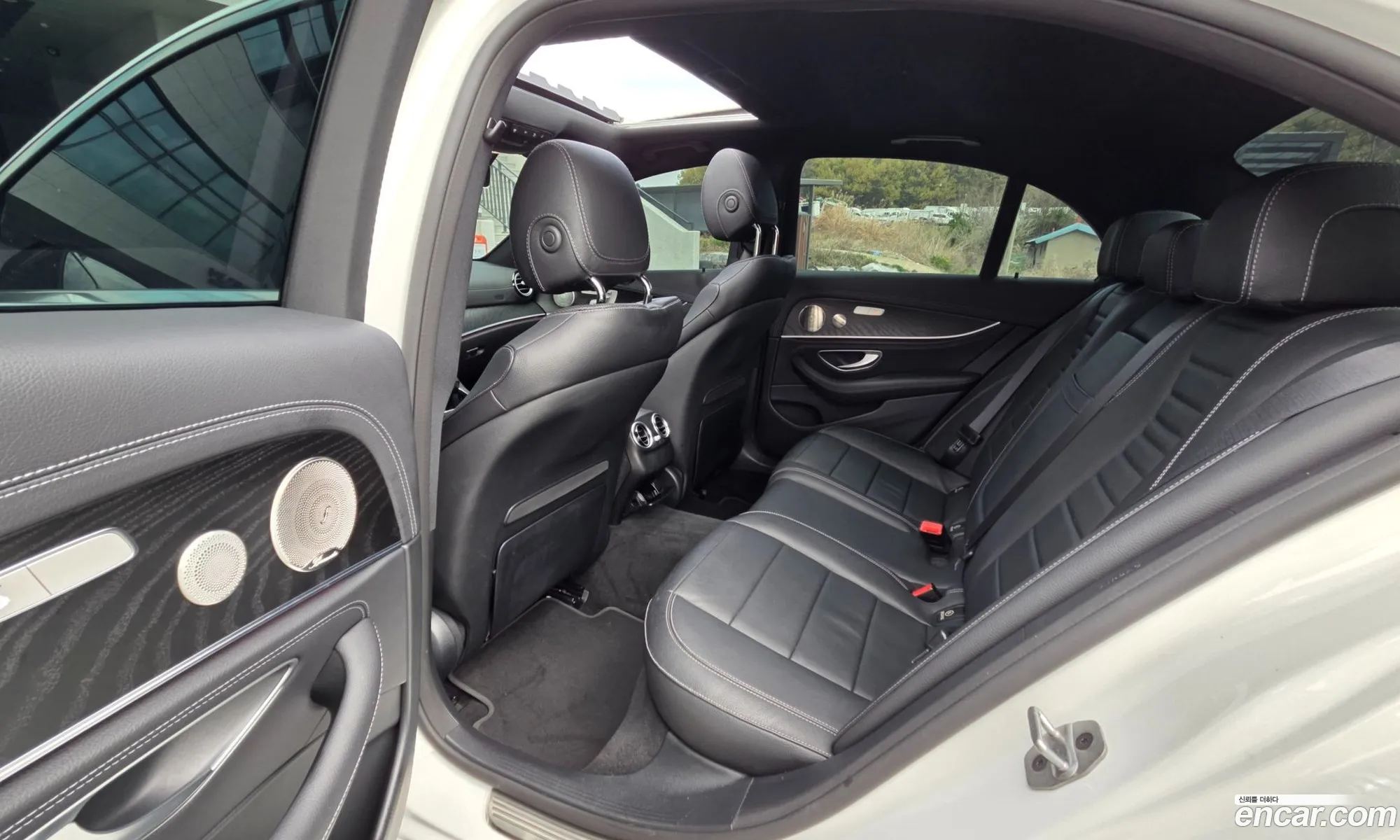 Mercedes-Benz E-Class W213 2022 — 18