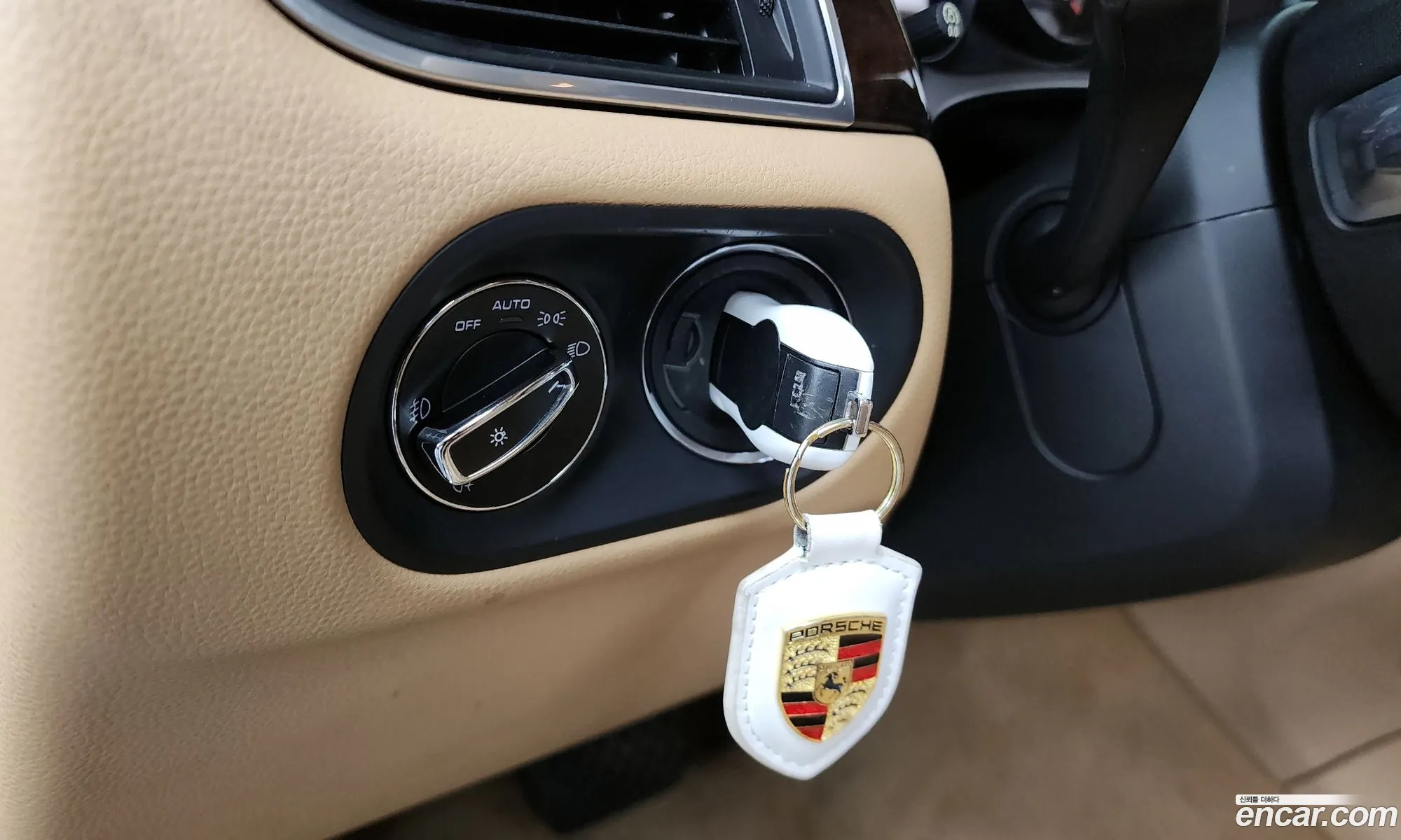 Porsche Macan 2015 WP1AF2958FLB98443 — 31