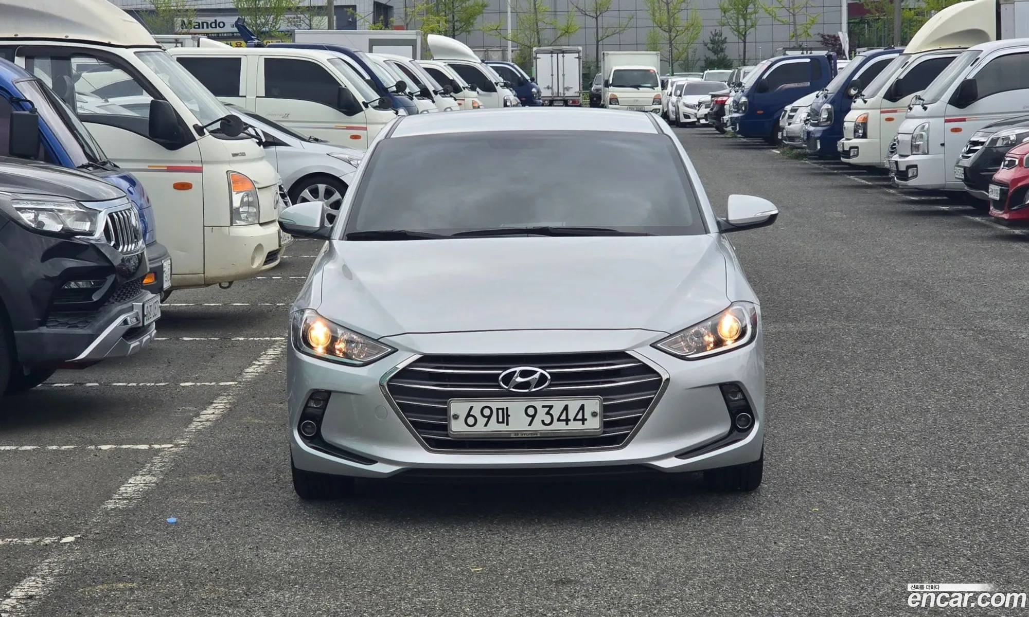 Hyundai Elantra AD 2016 — 12