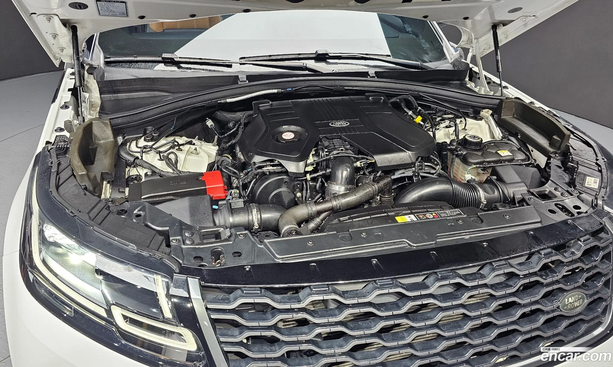 Land Rover Range Rover Velar 2018 — 16