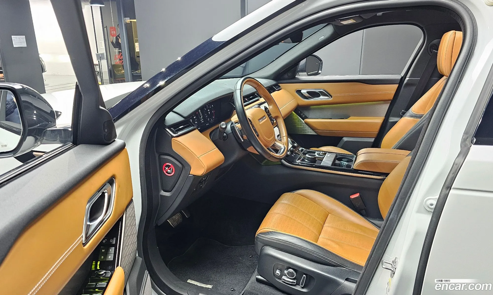 Land Rover Range Rover Velar 2018 — 13