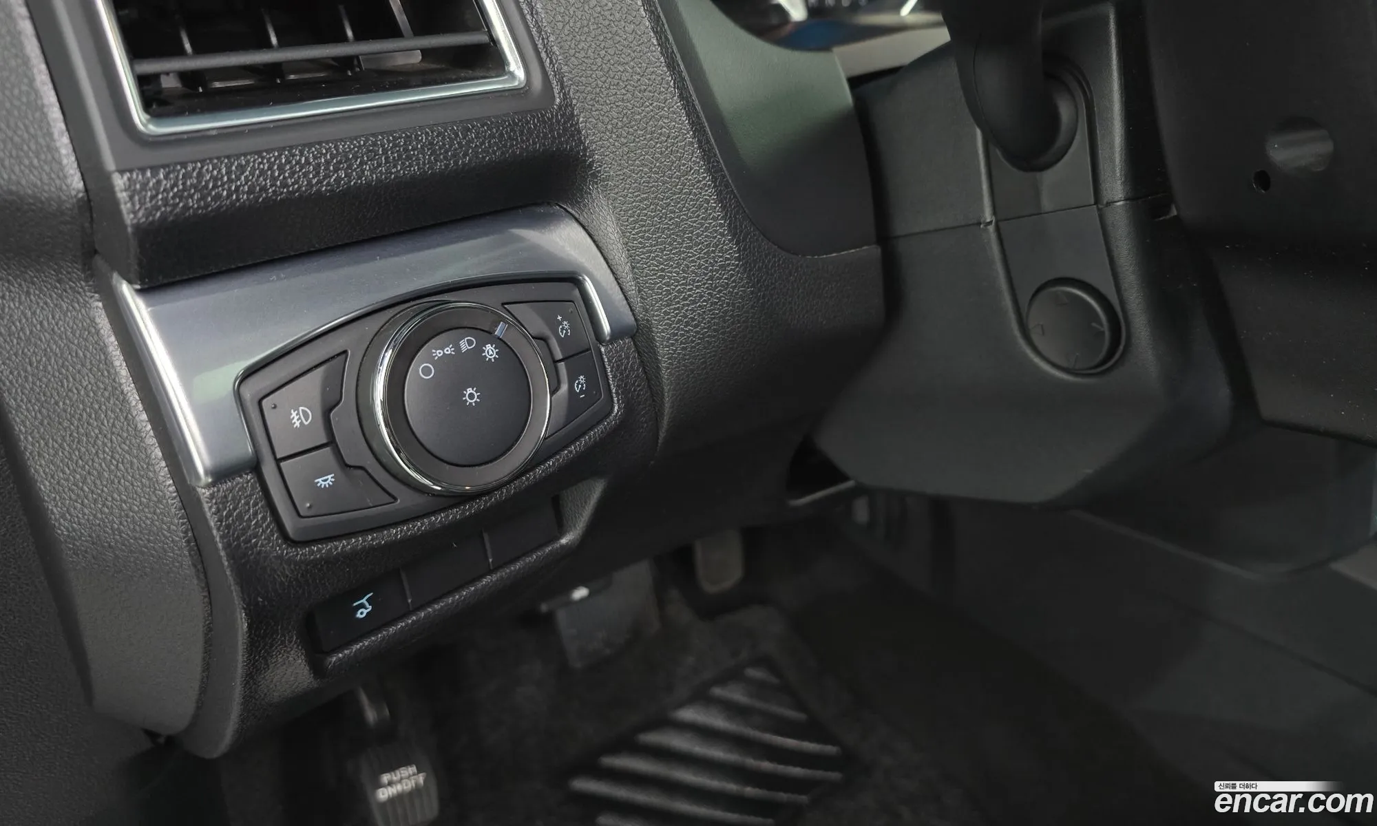 Ford Explorer 2018 1FM5K8FH2JGC37881 — 9