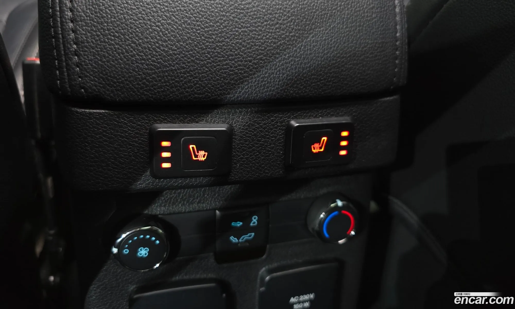 Ford Explorer 2018 1FM5K8FH2JGC37881 — 16