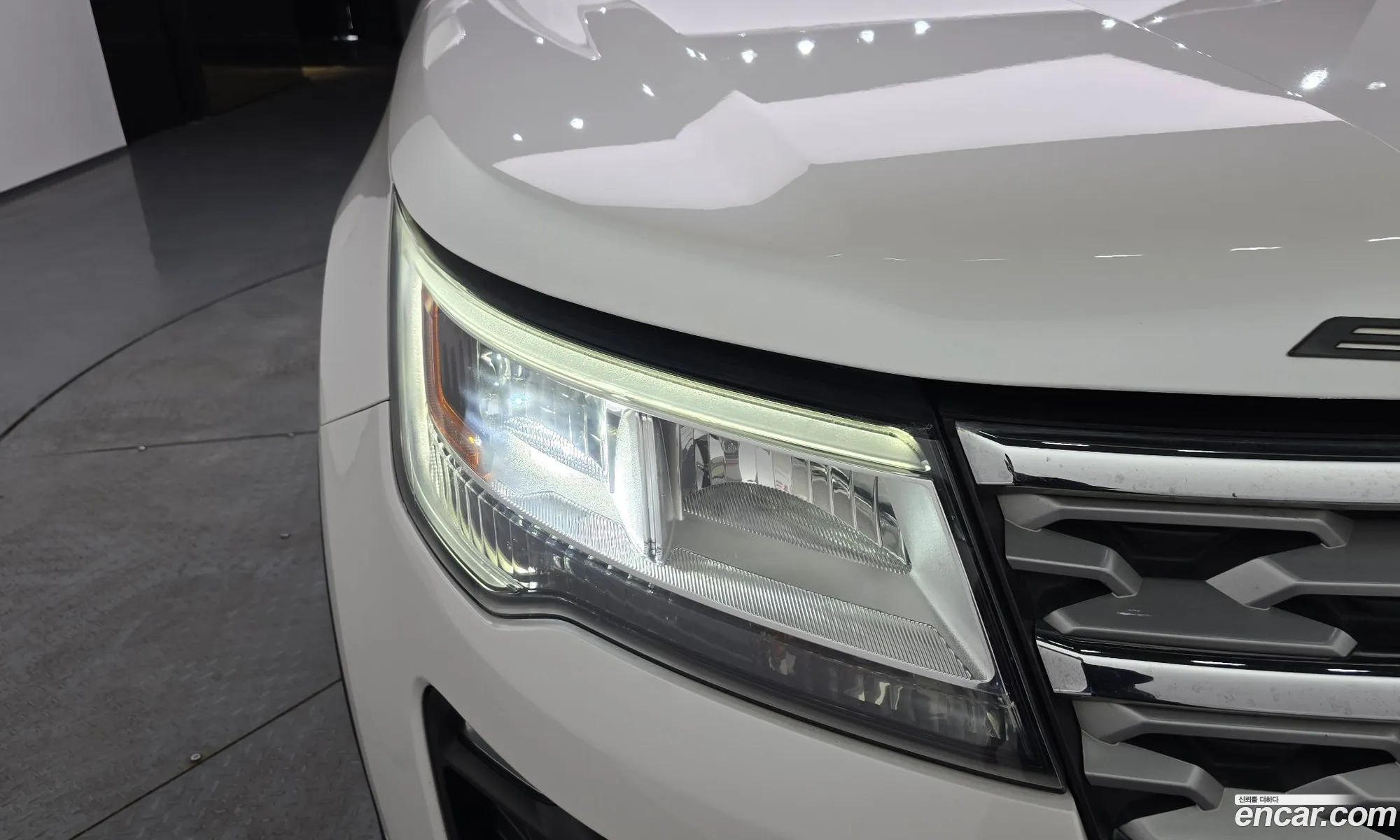 Ford Explorer 2018 1FM5K8FH2JGC37881 — 11