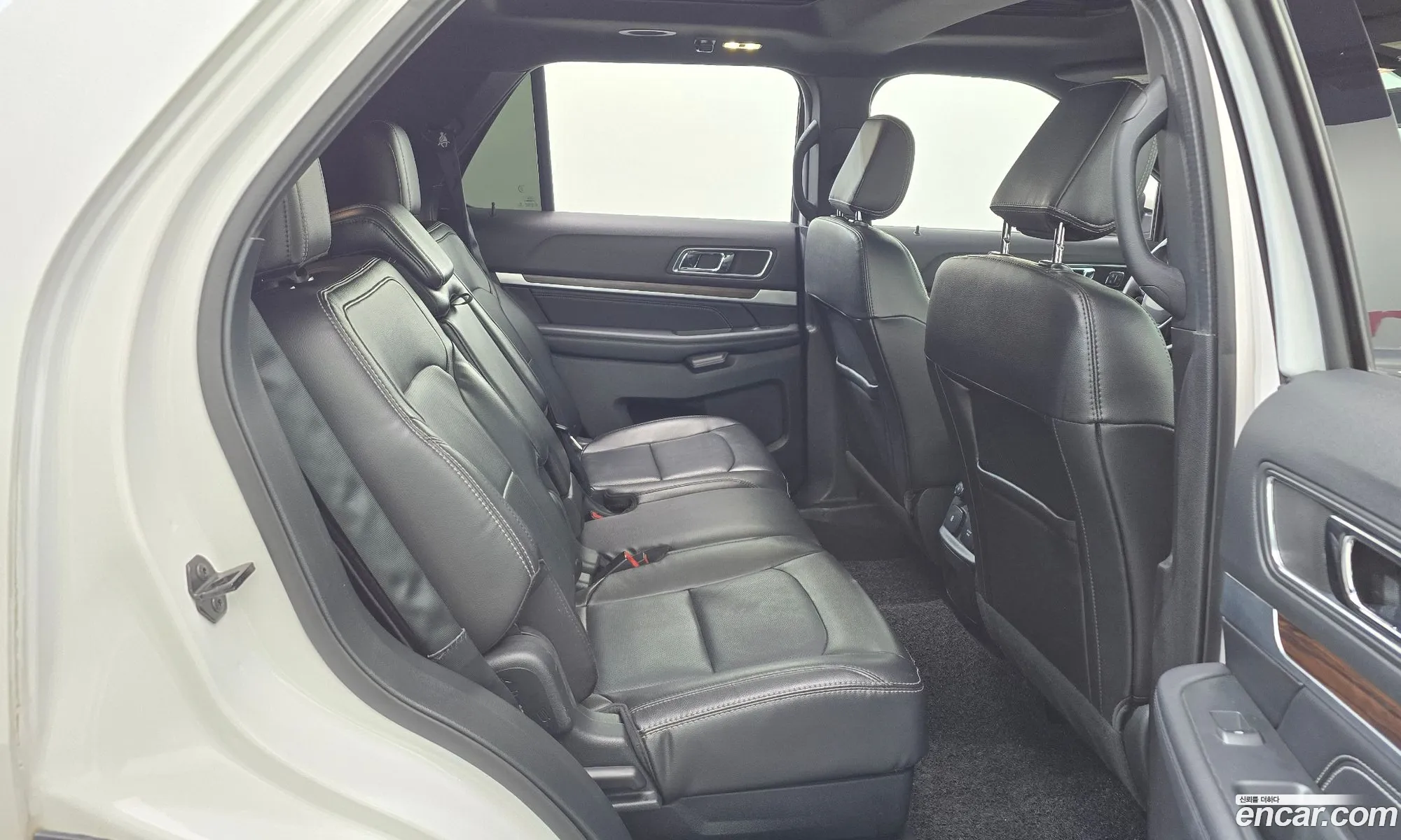 Ford Explorer 2018 1FM5K8FH2JGC37881 — 21