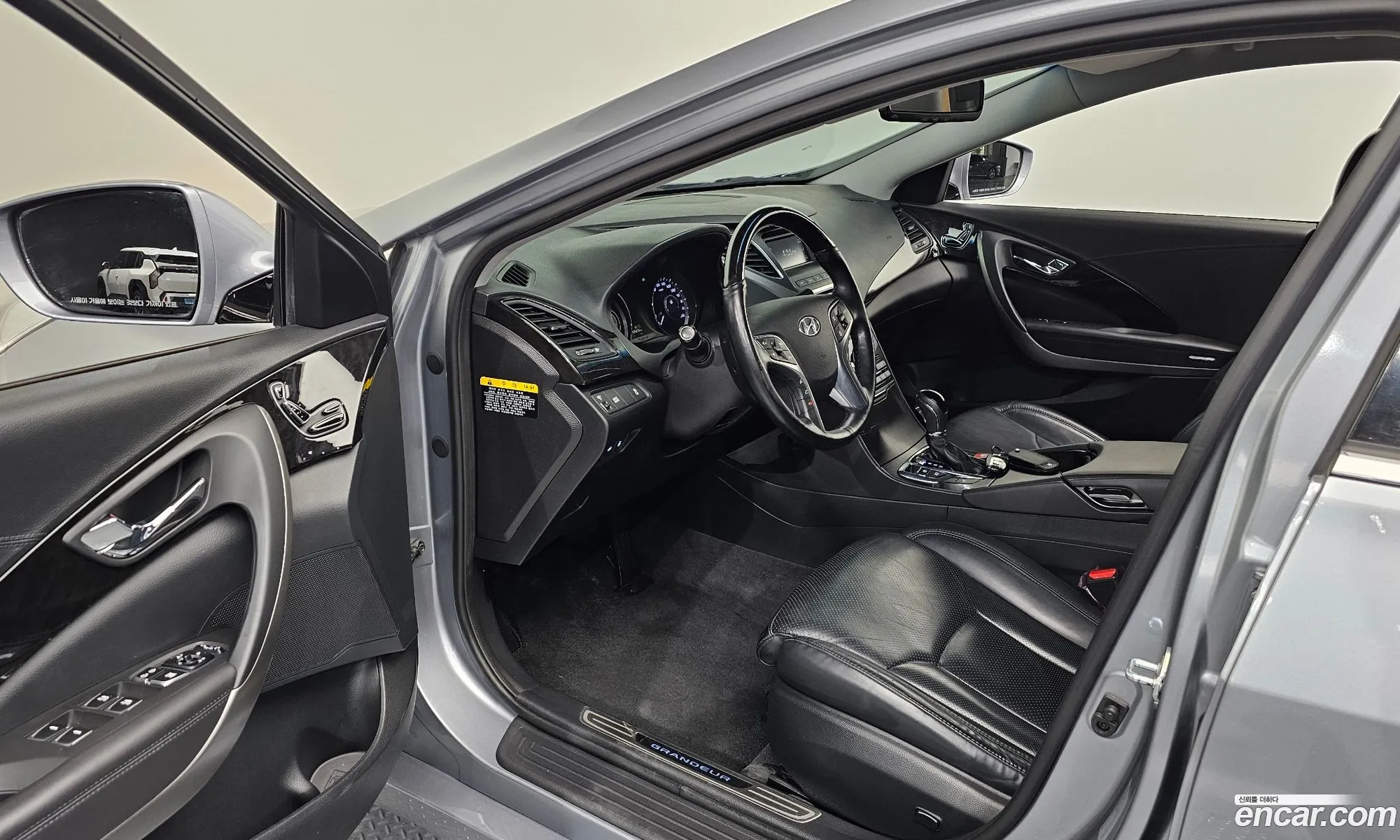 Hyundai Grandeur HG Hybrid 2015 — 3