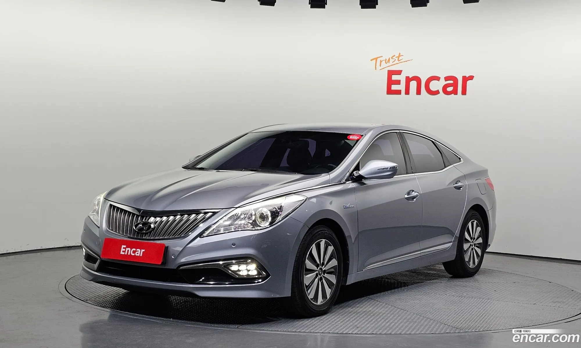 Hyundai Grandeur HG Hybrid 2015 — 29