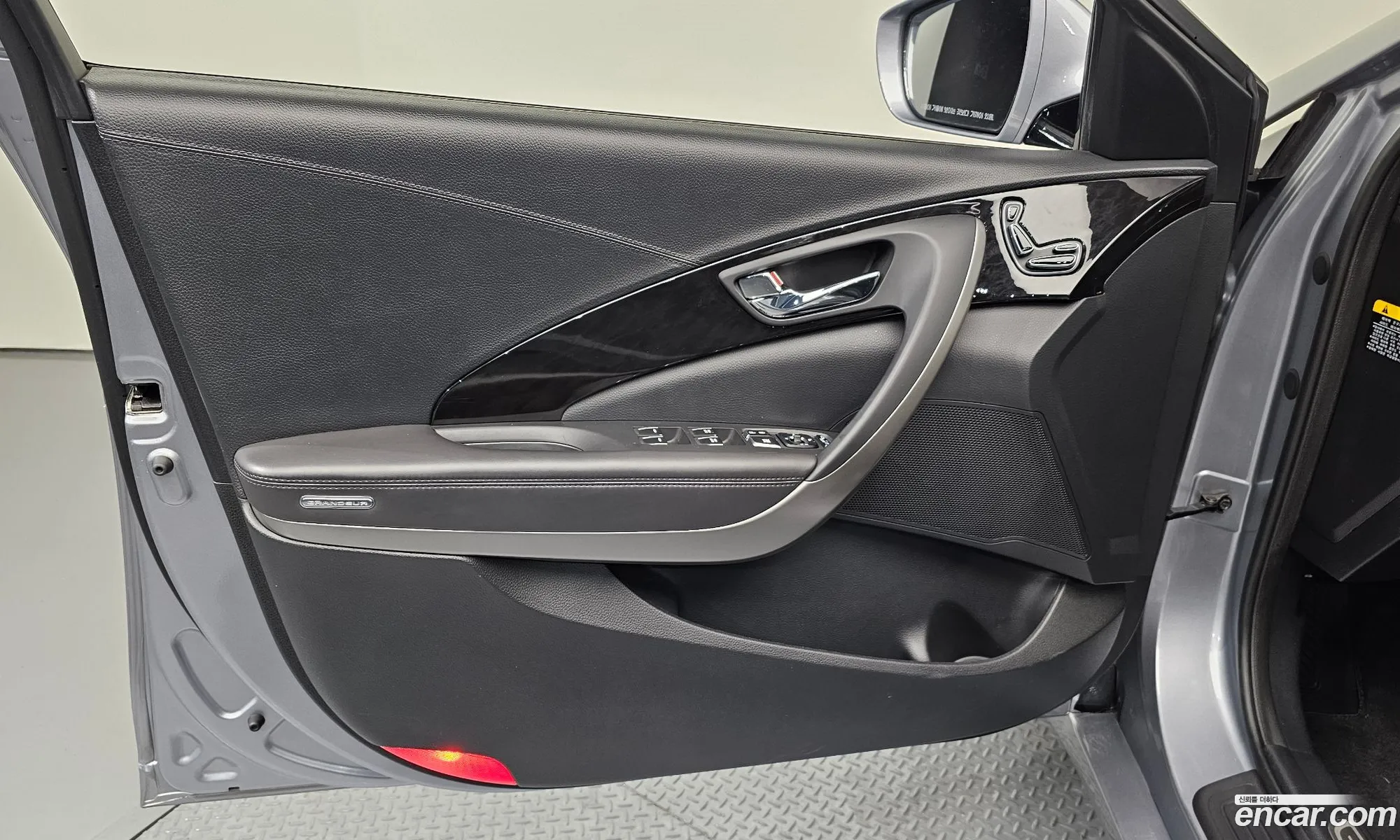 Hyundai Grandeur HG Hybrid 2015 — 28