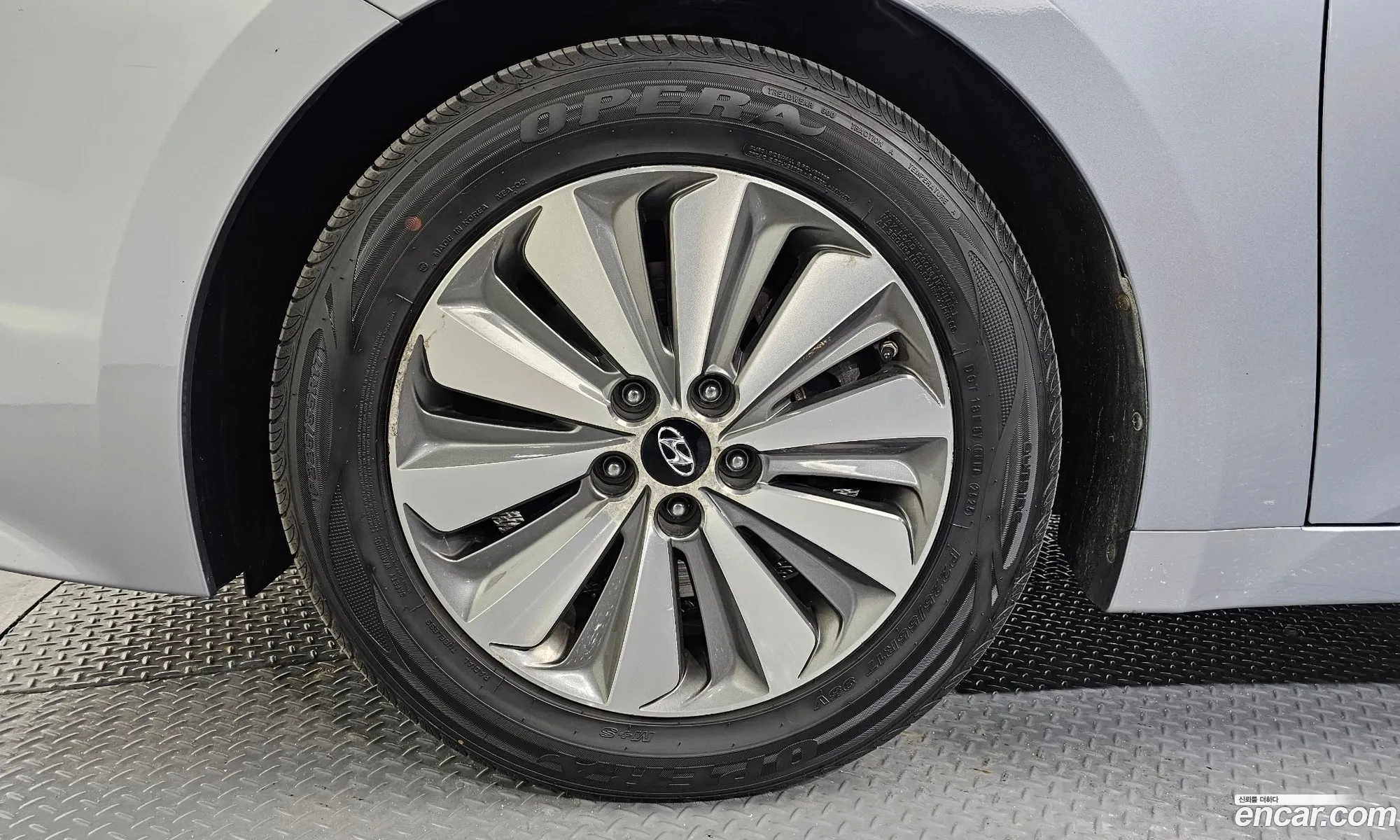 Hyundai Grandeur HG Hybrid 2015 — 13