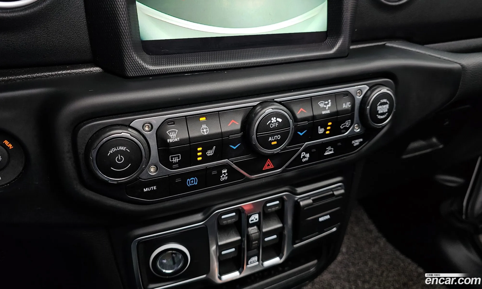 Jeep Wrangler 2021 1C4JJXP65MW839391 — 2
