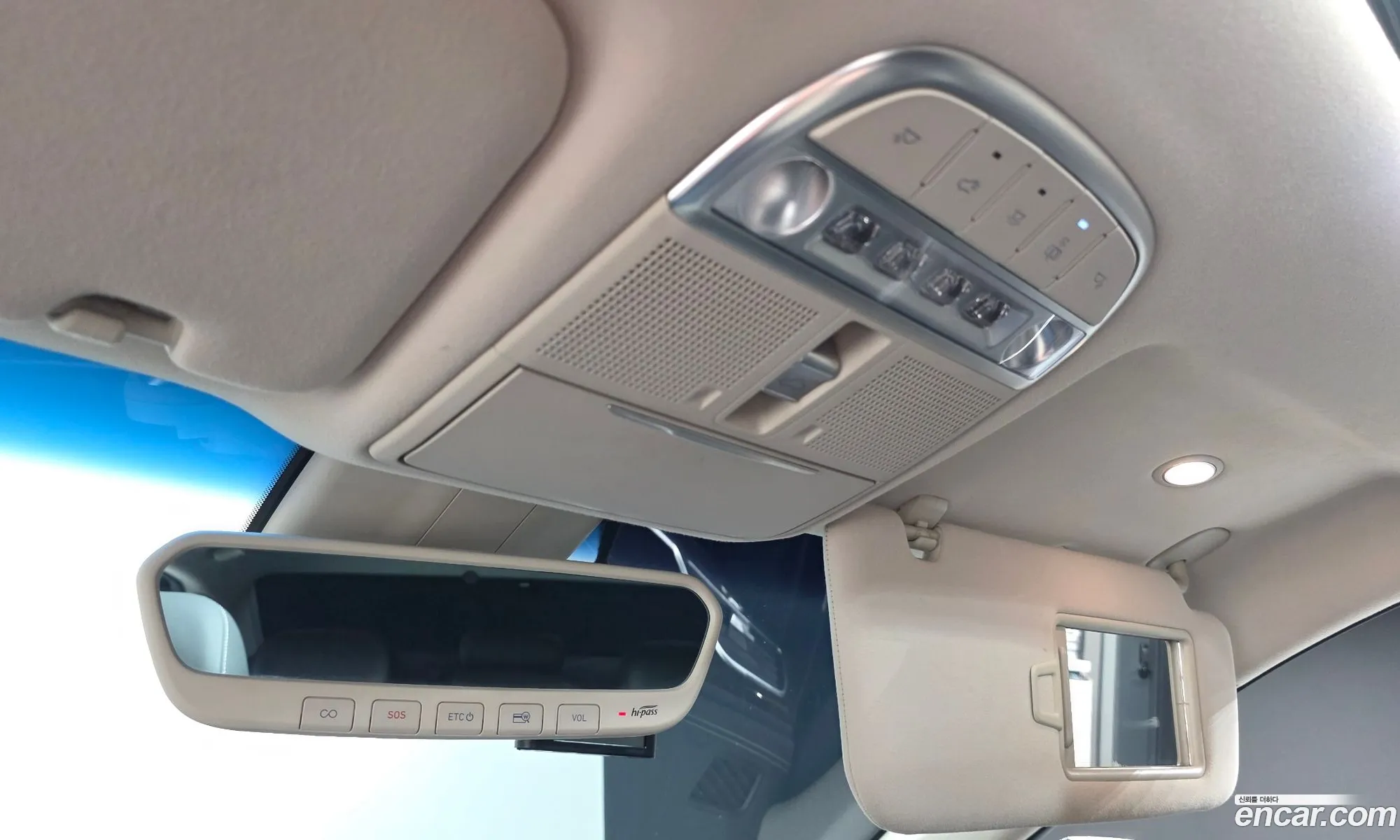Genesis G90 2018 — 17