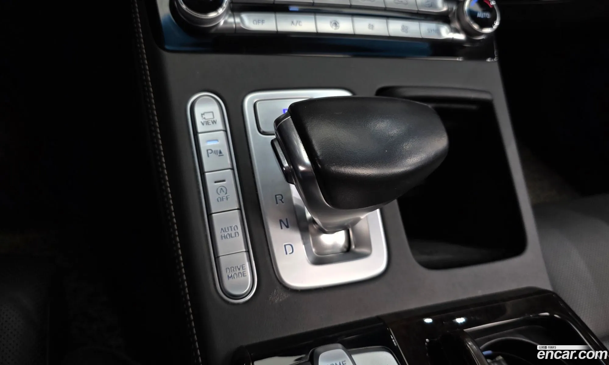 Genesis G90 2018 — 10